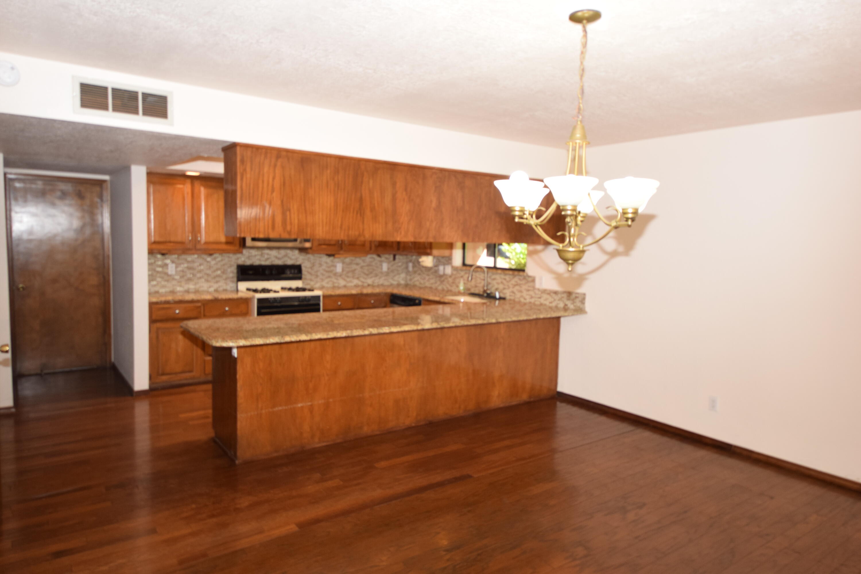 Photo 10 — 8808 N Caminito Drive NE