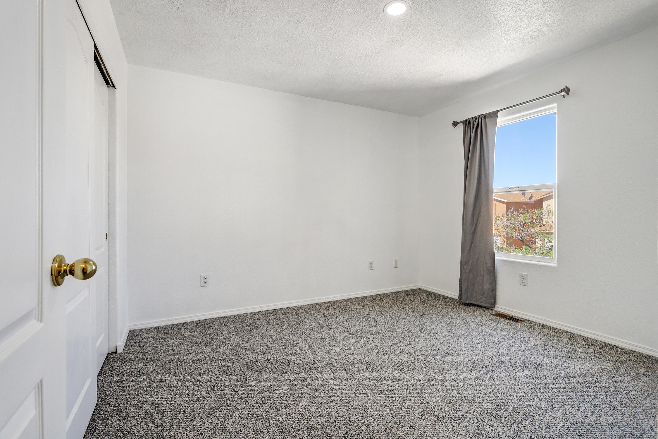 Photo 10 — 2108 Hermosa Creek Drive SW