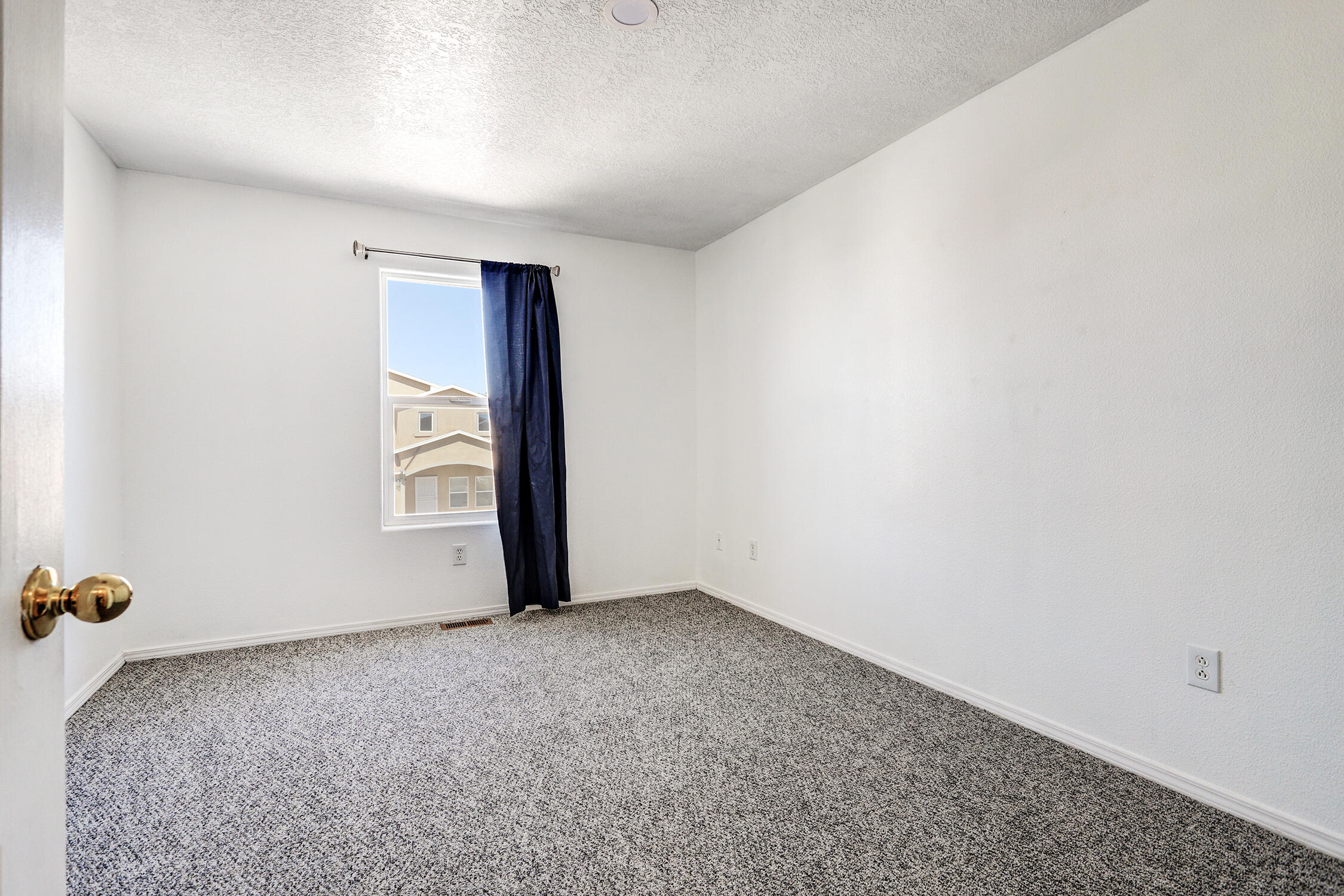 Photo 12 — 2108 Hermosa Creek Drive SW
