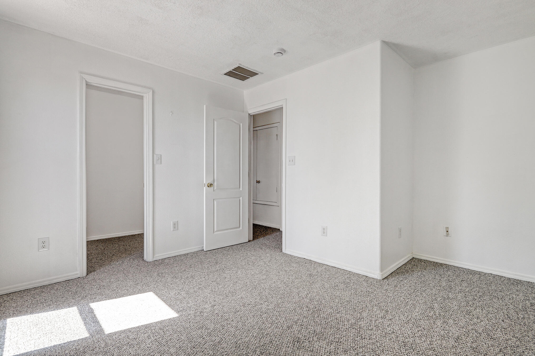 Photo 2 — 2108 Hermosa Creek Drive SW
