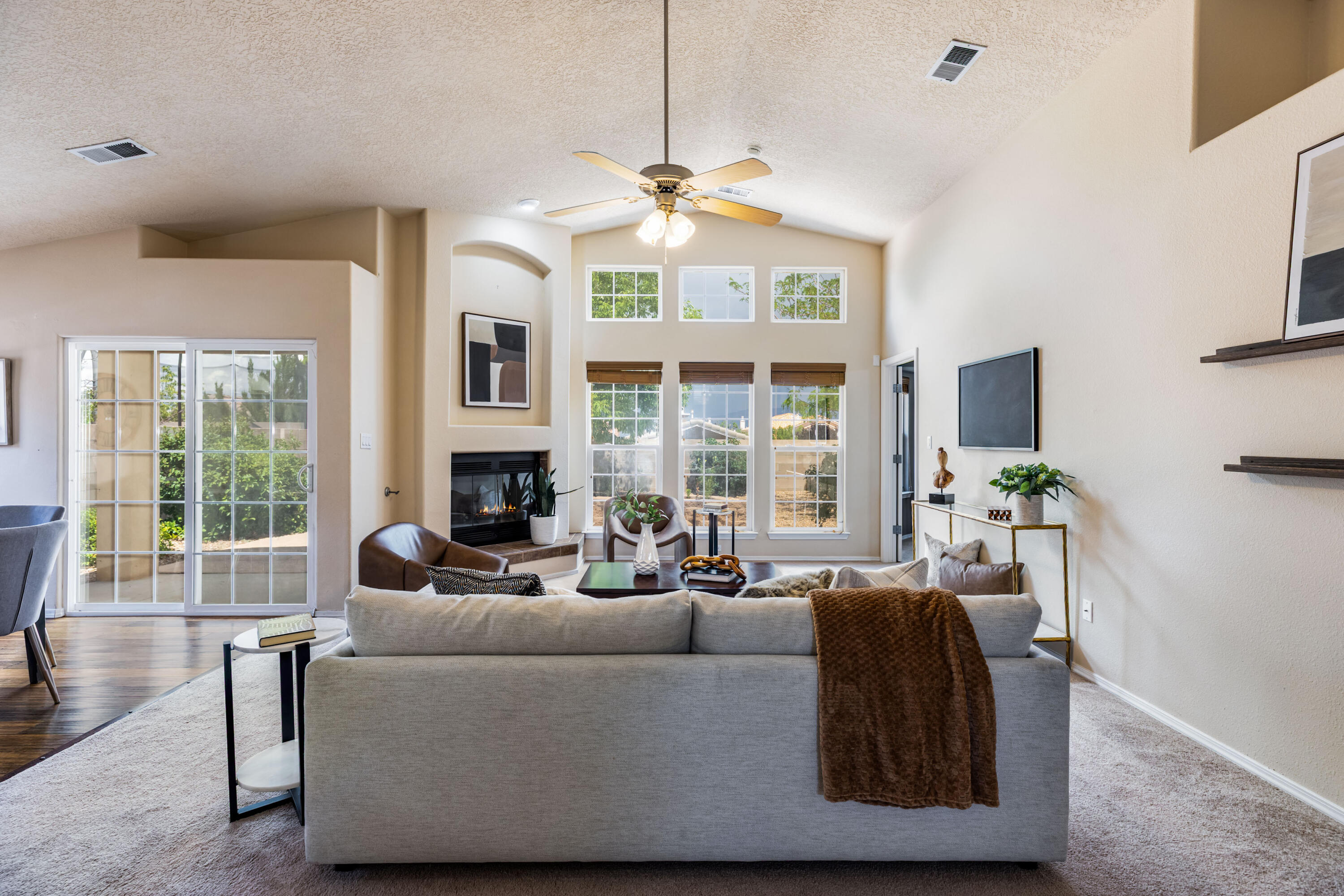 Photo 5 — 1612 Gale Court NW