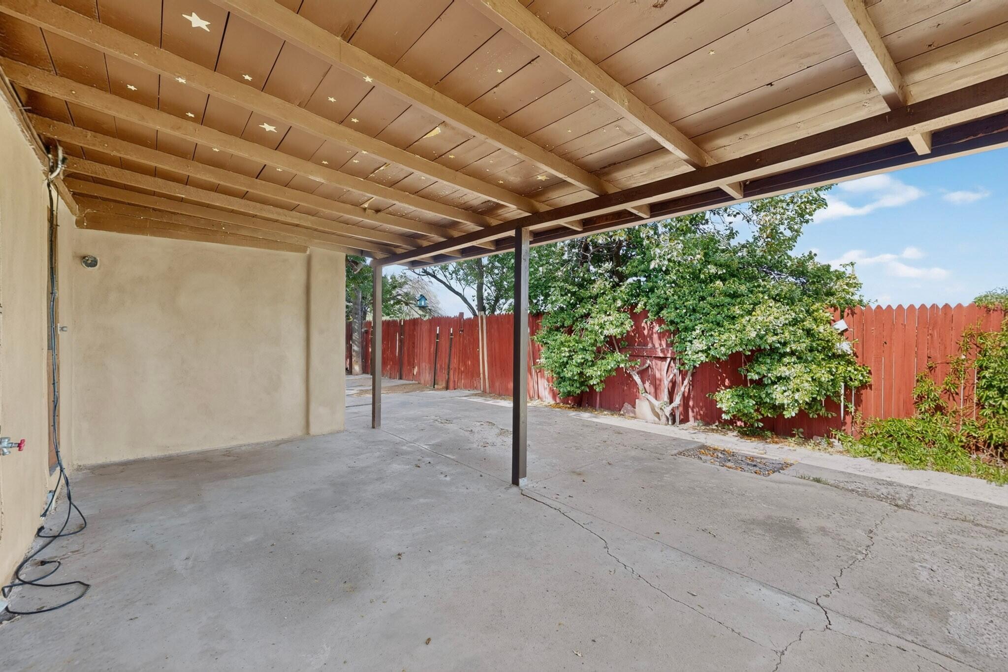 Photo 2 — 856 Gilmore Street