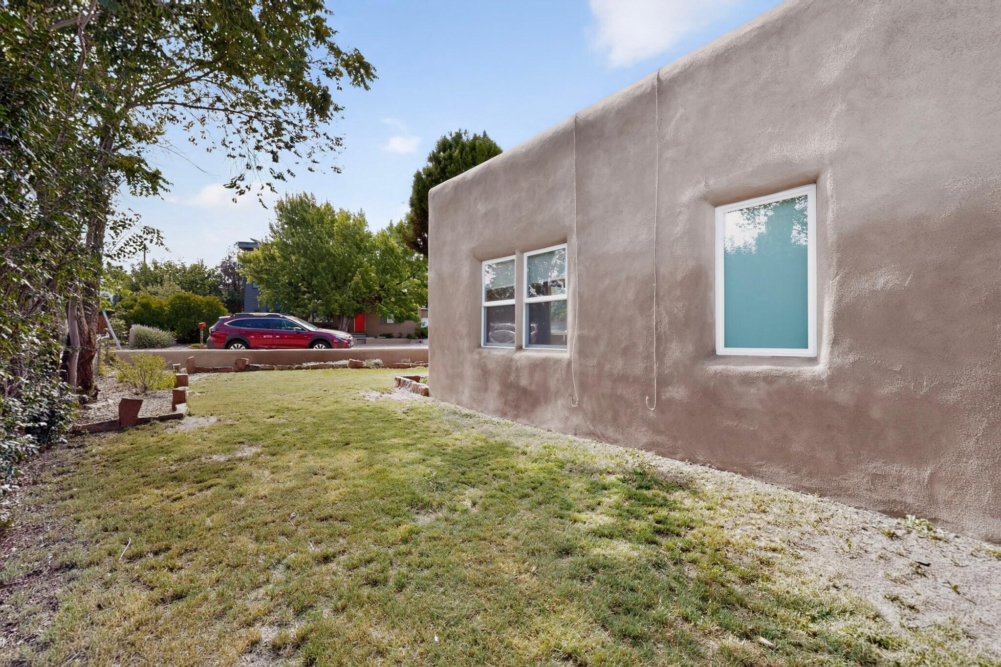 Photo 3 — 856 Gilmore Street