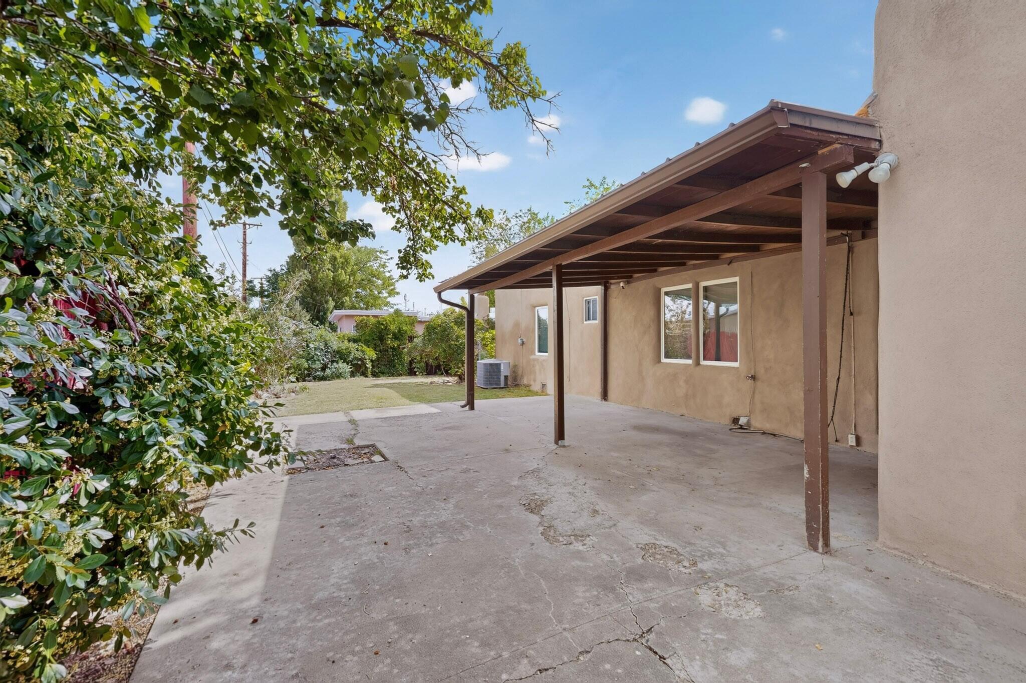 Photo 5 — 856 Gilmore Street