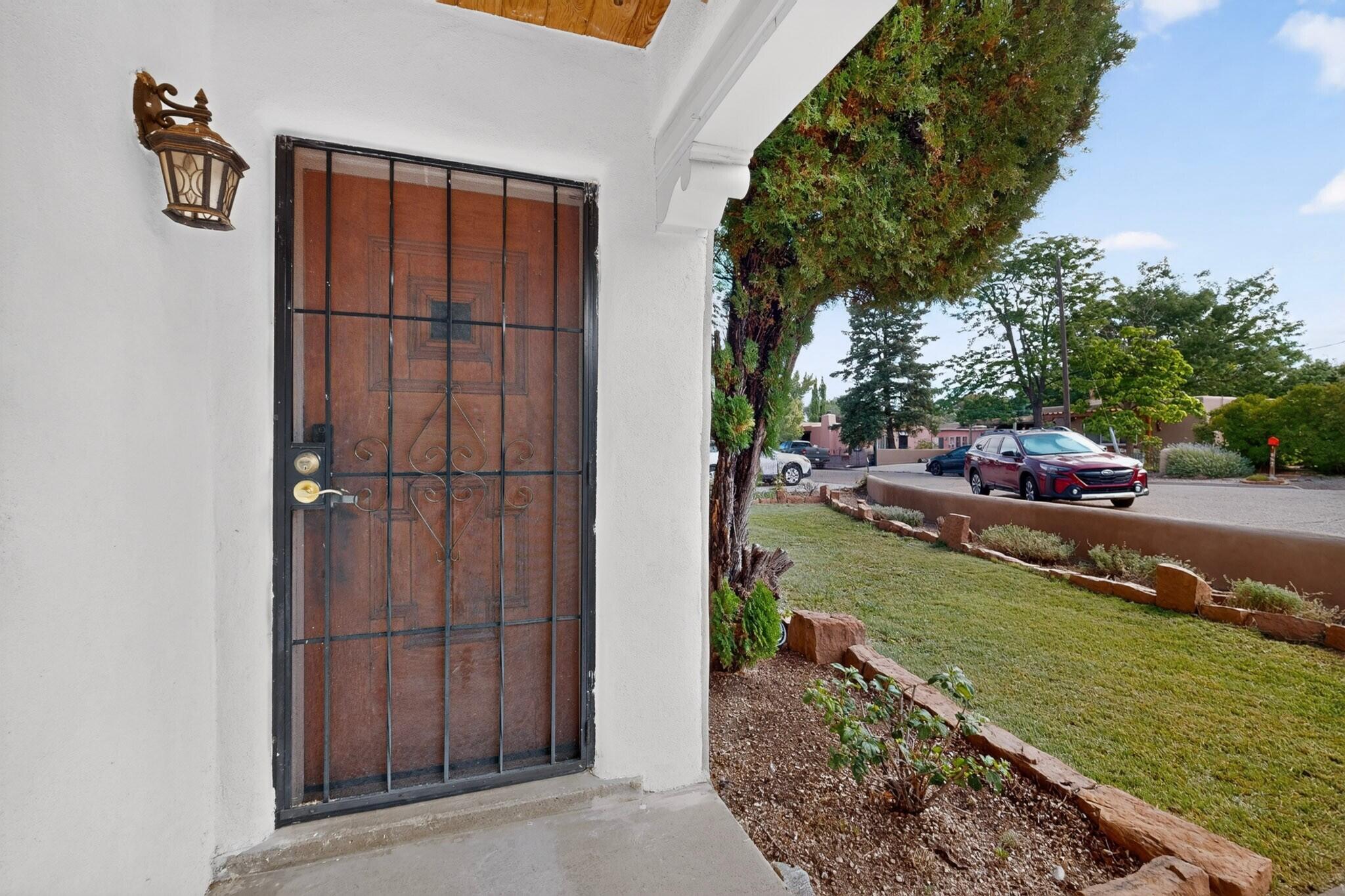 Photo 12 — 856 Gilmore Street