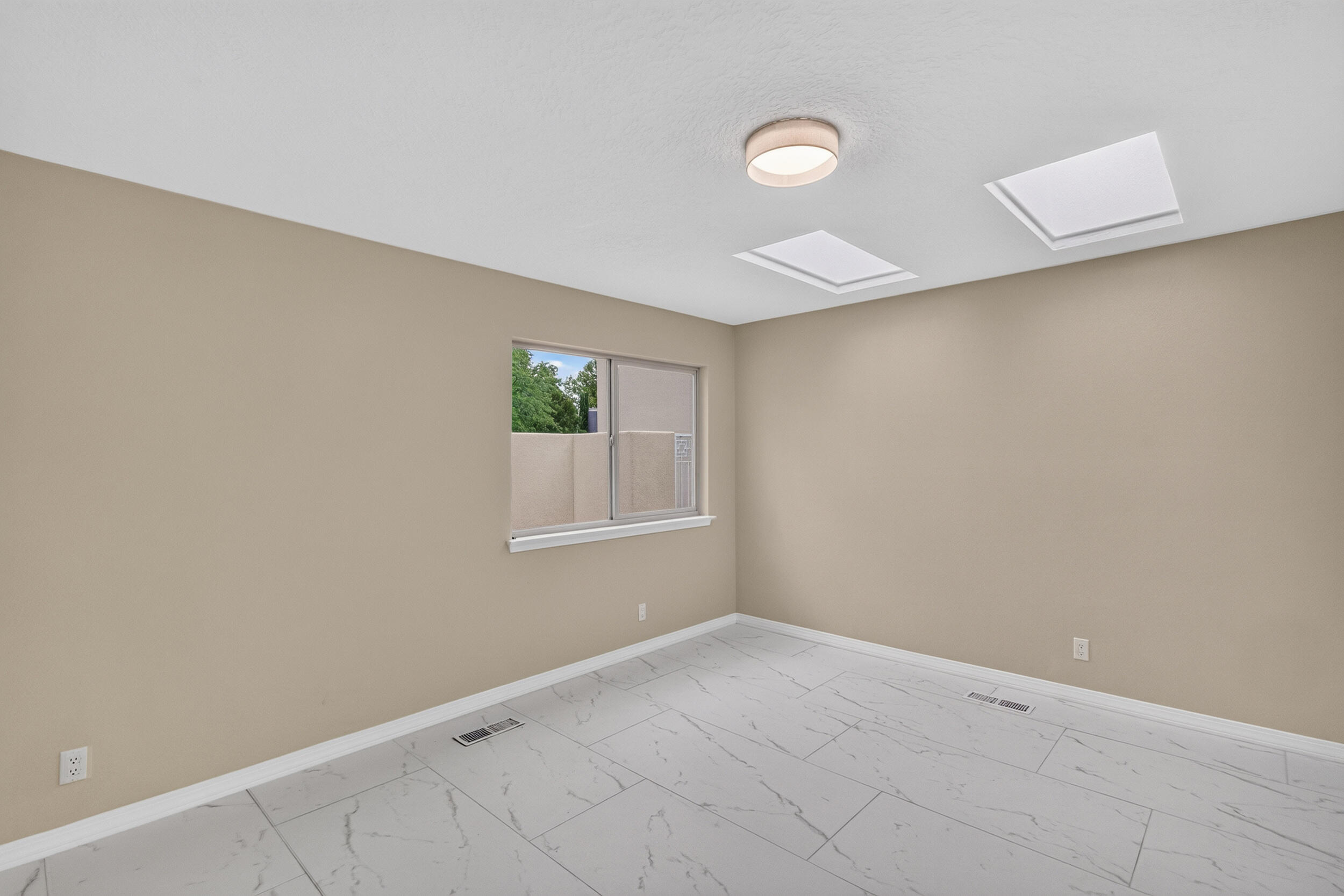 Photo 18 — 9635 Village Green Drive NE