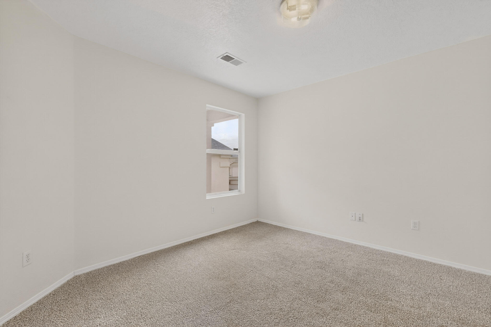 Photo 7 — 5735 Carmen Road NW