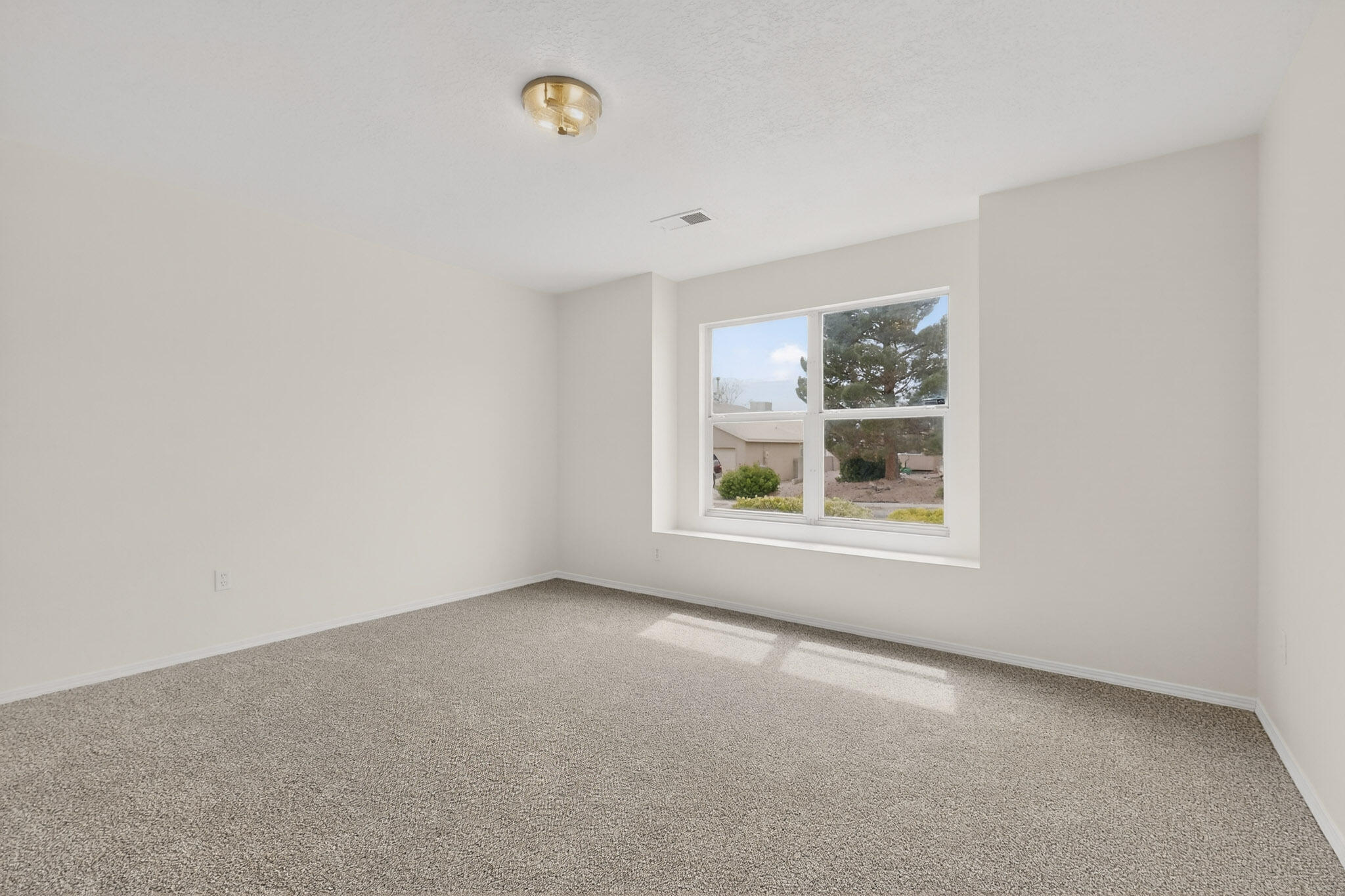 Photo 8 — 5735 Carmen Road NW