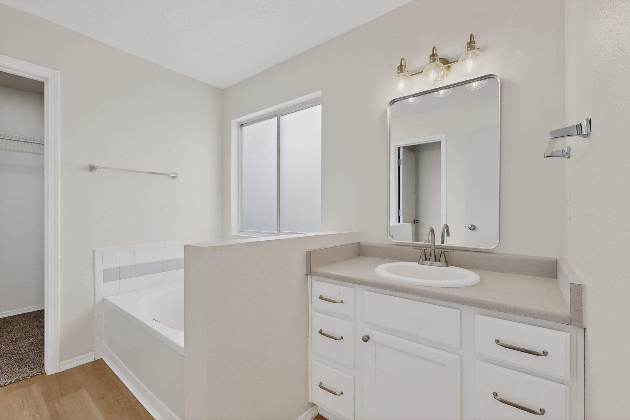 Photo 18 — 5735 Carmen Road NW