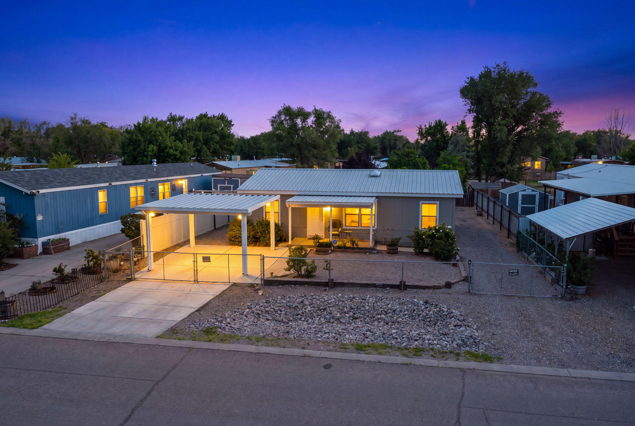 1109 Serafin Court SE, Los Lunas, NM 87031