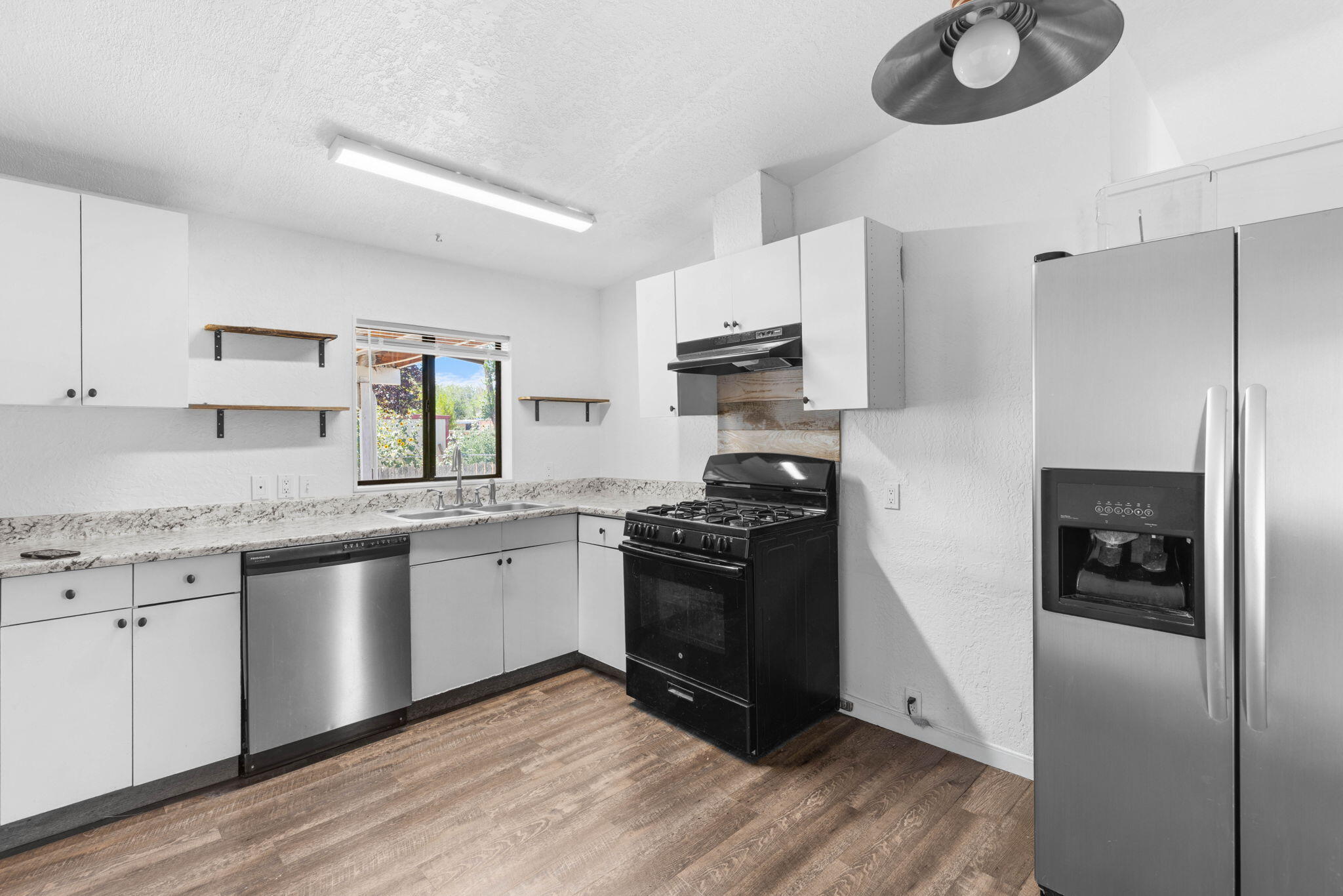 Photo 20 — 1109 Serafin Court SE