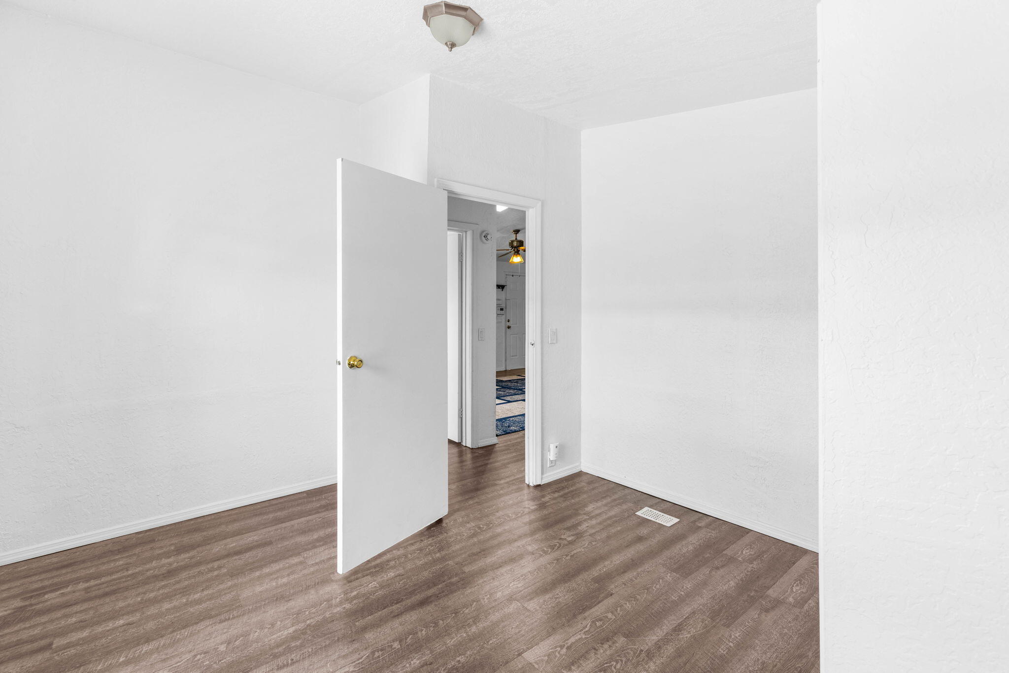 Photo 10 — 1109 Serafin Court SE