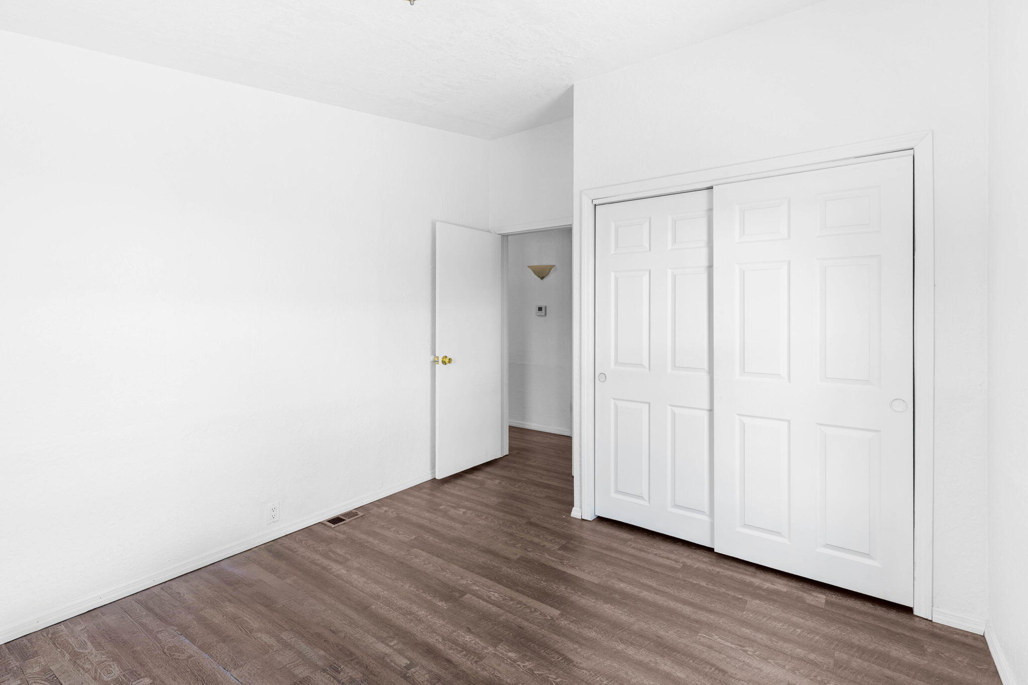 Photo 7 — 1109 Serafin Court SE