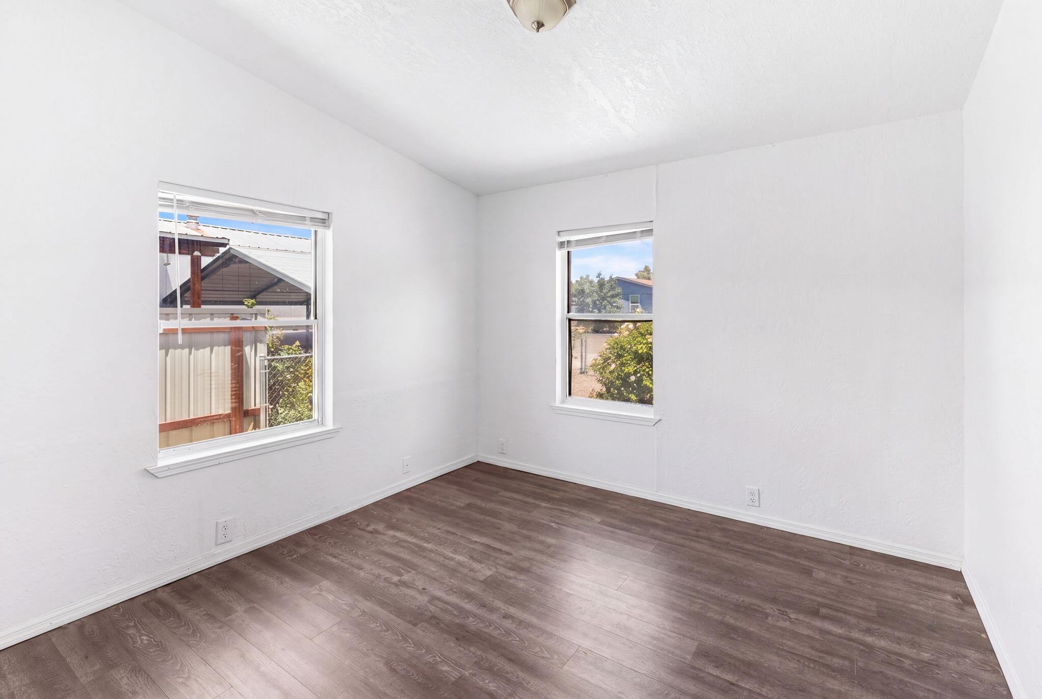 Photo 6 — 1109 Serafin Court SE