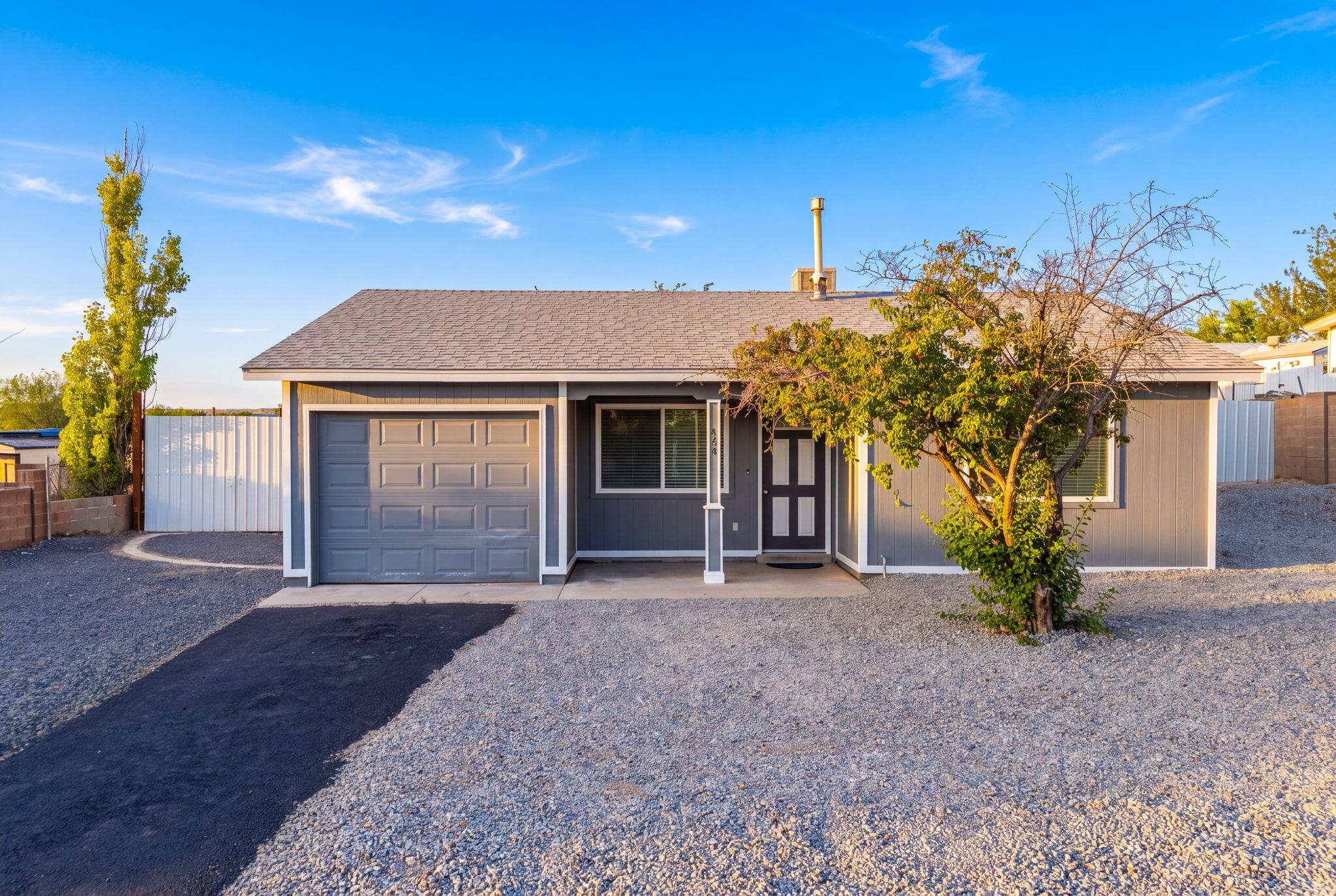 Photo 12 — 493 Chippewa Drive SW