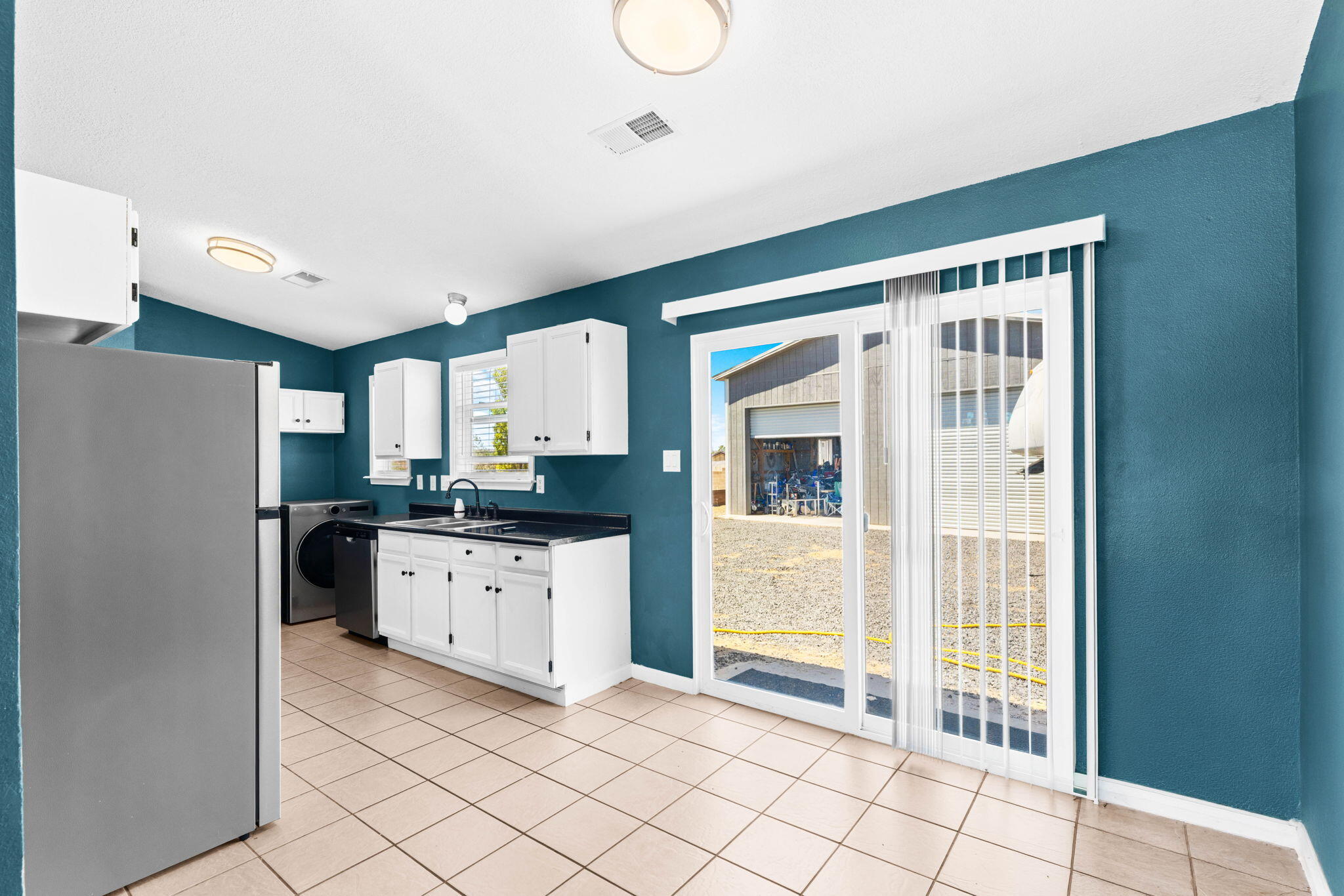 Photo 20 — 493 Chippewa Drive SW