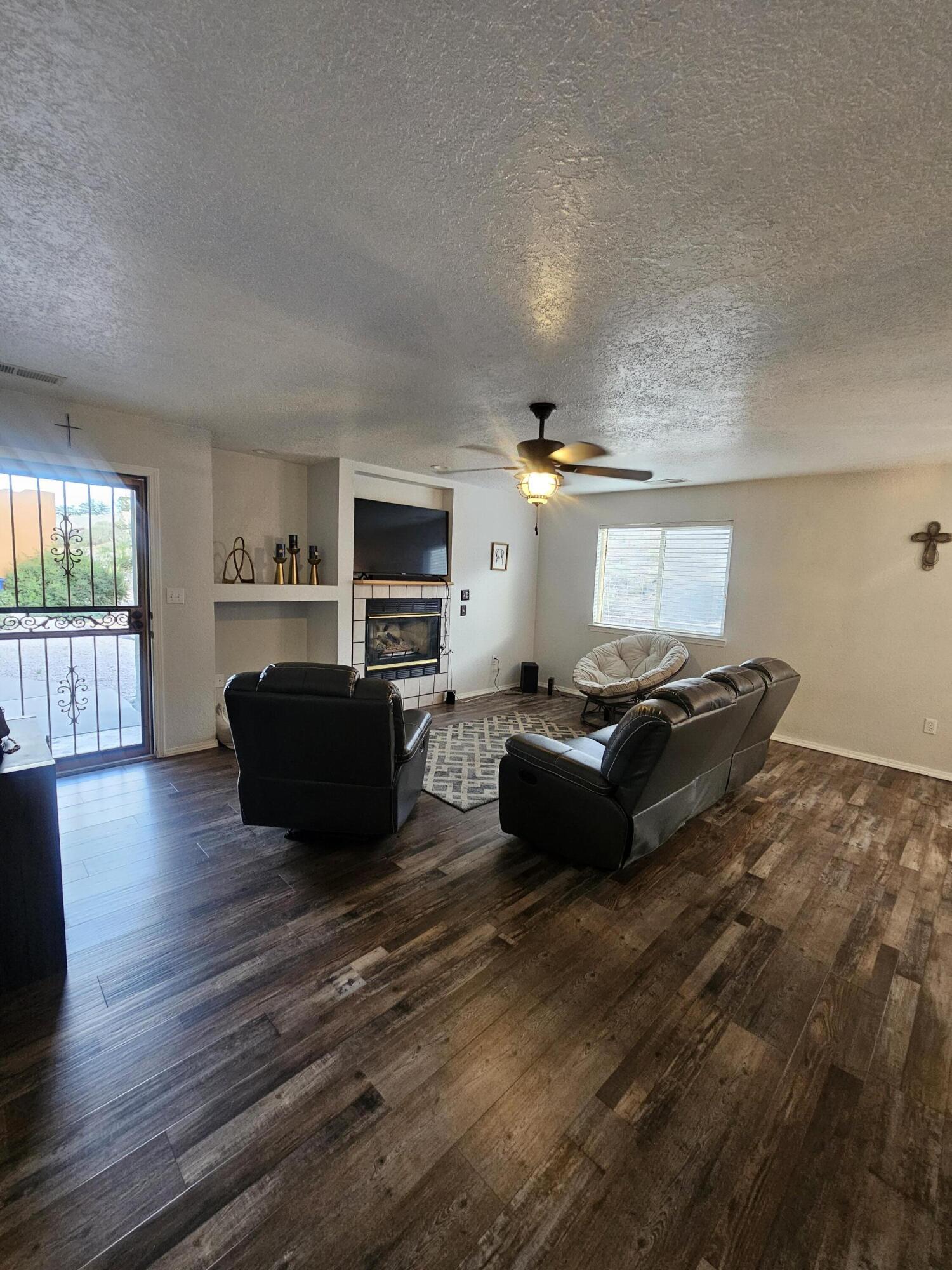Photo 3 — 4801 Irving Boulevard NW UNIT 1401