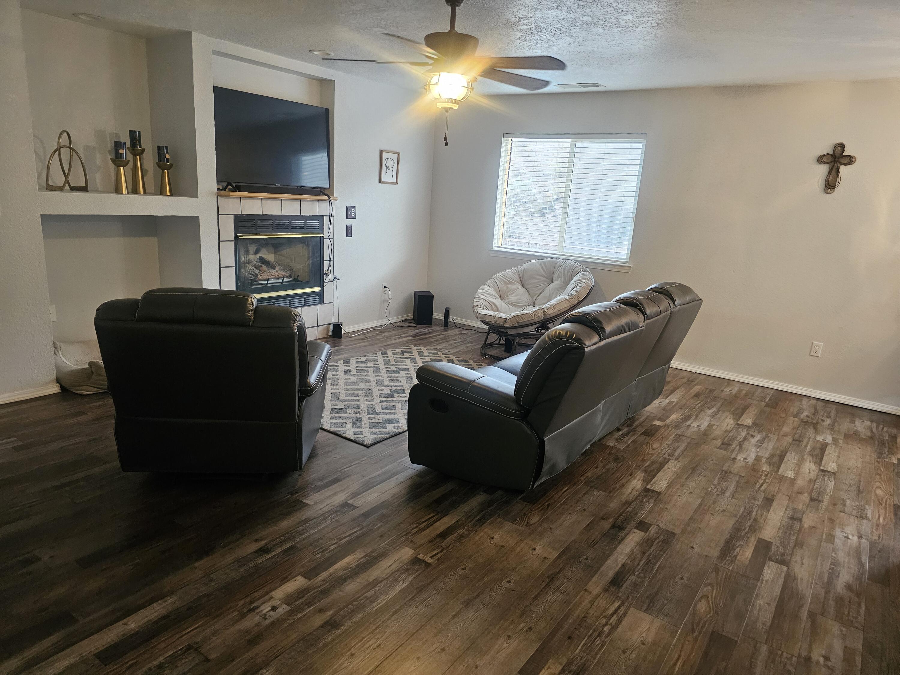 Photo 4 — 4801 Irving Boulevard NW UNIT 1401