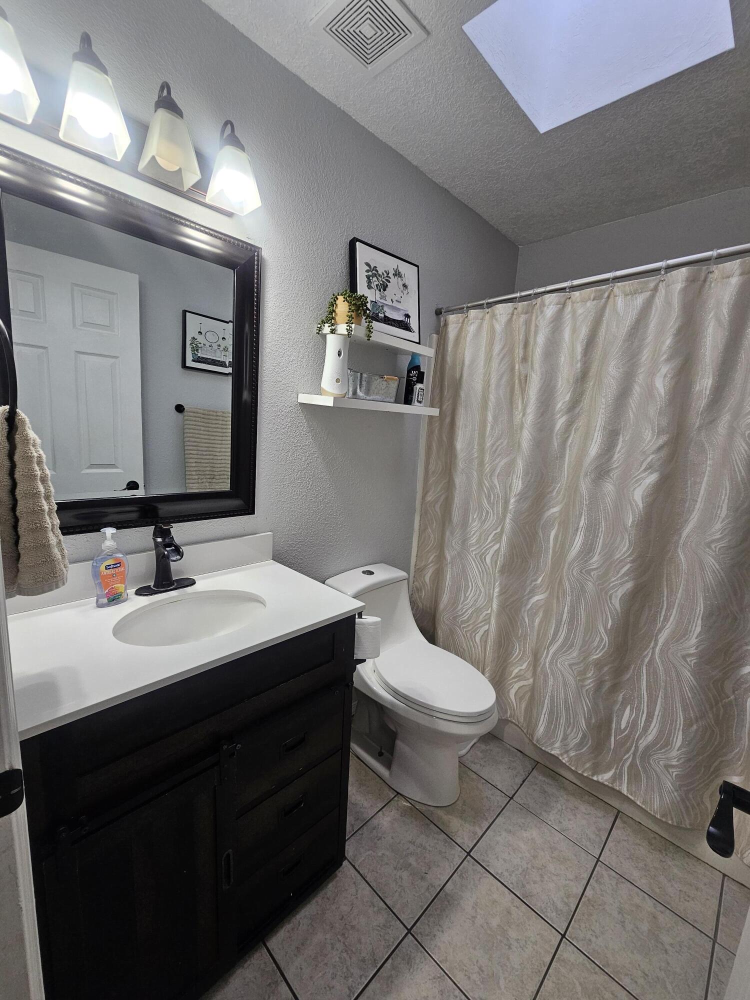 Photo 10 — 4801 Irving Boulevard NW UNIT 1401