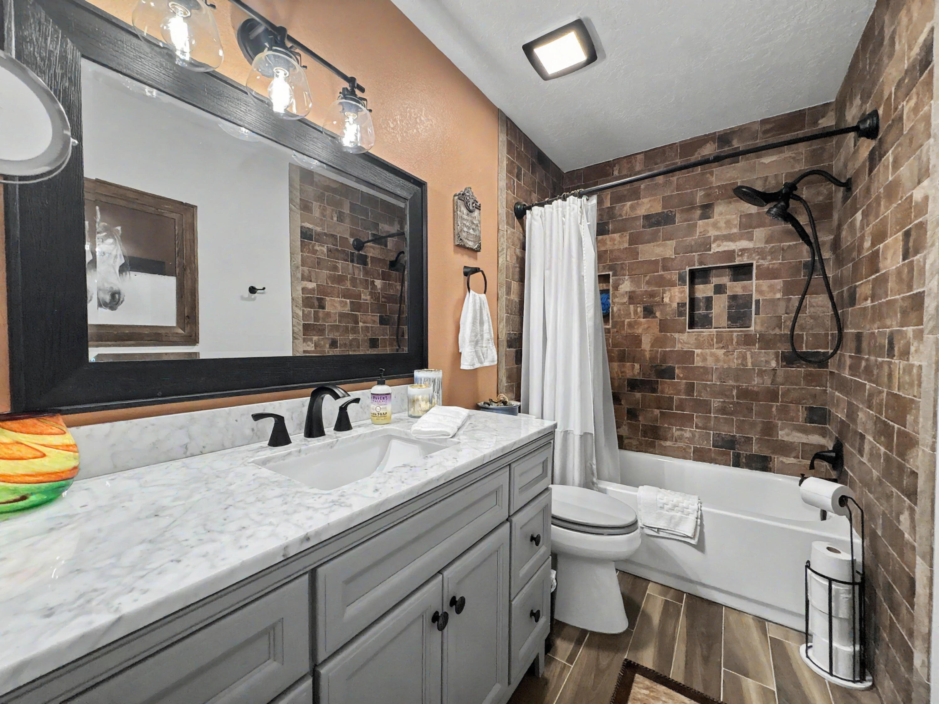 Photo 13 — 8201 Summerfield Court SW