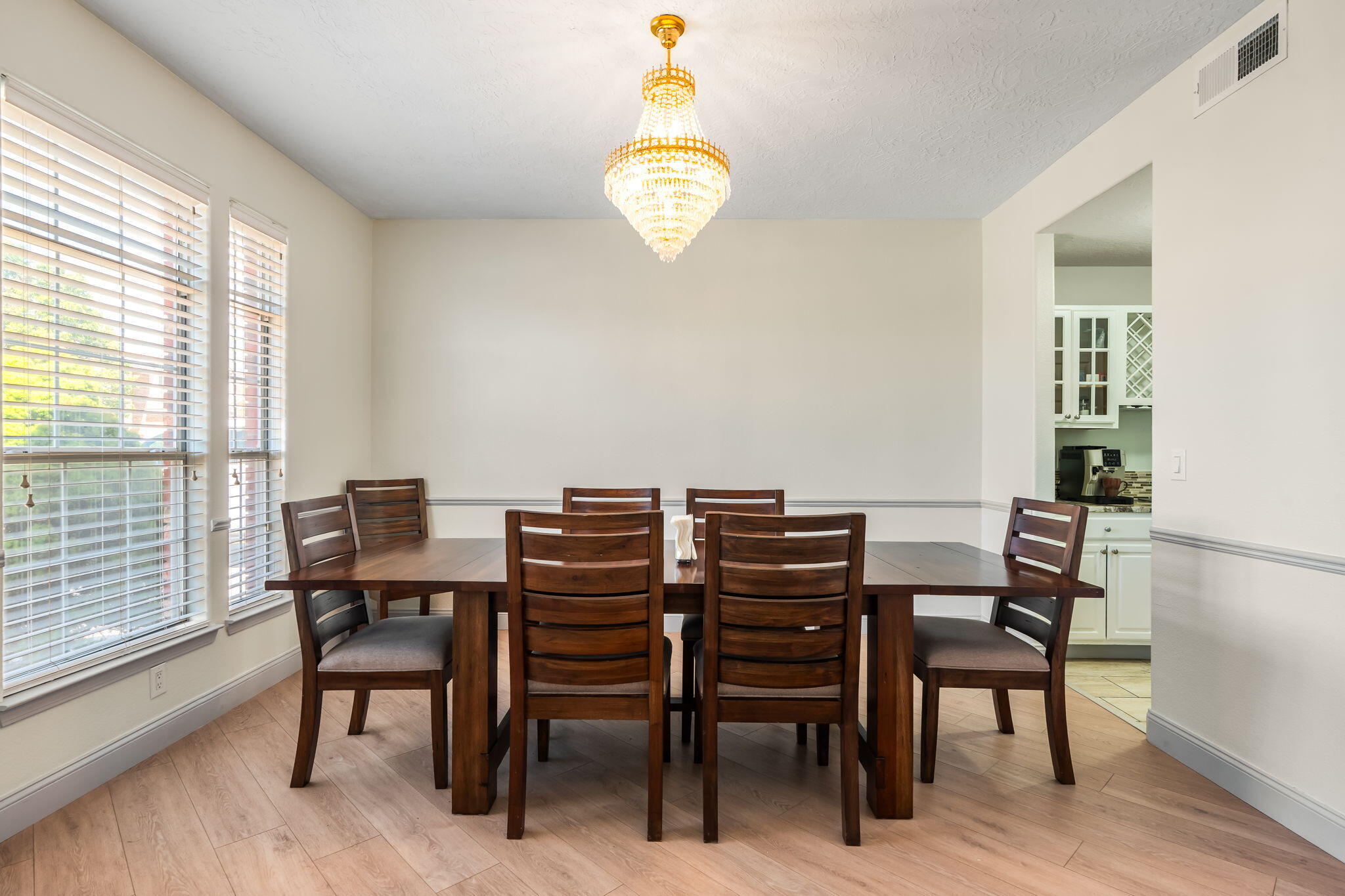 Photo 11 — 8600 Hampton Avenue NE