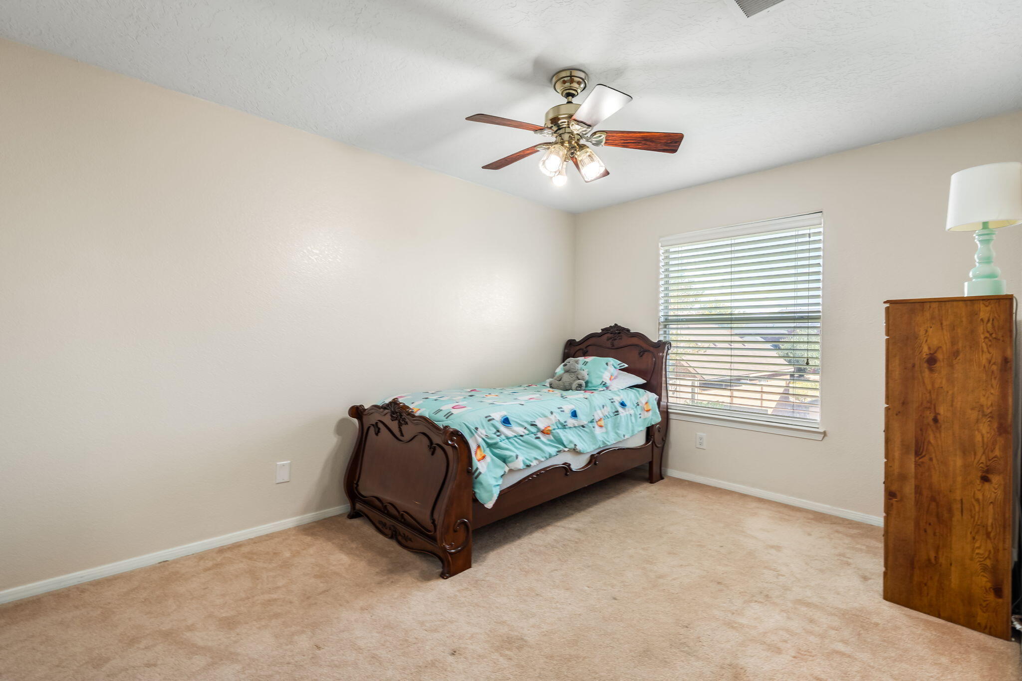 Photo 2 — 8600 Hampton Avenue NE