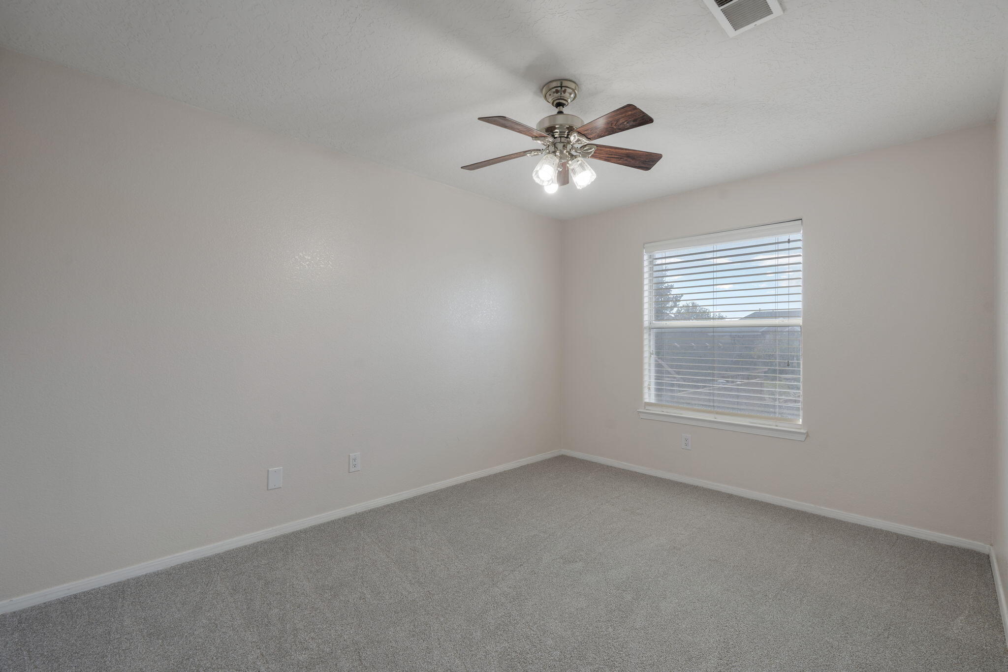 Photo 2 — 8600 Hampton Avenue NE