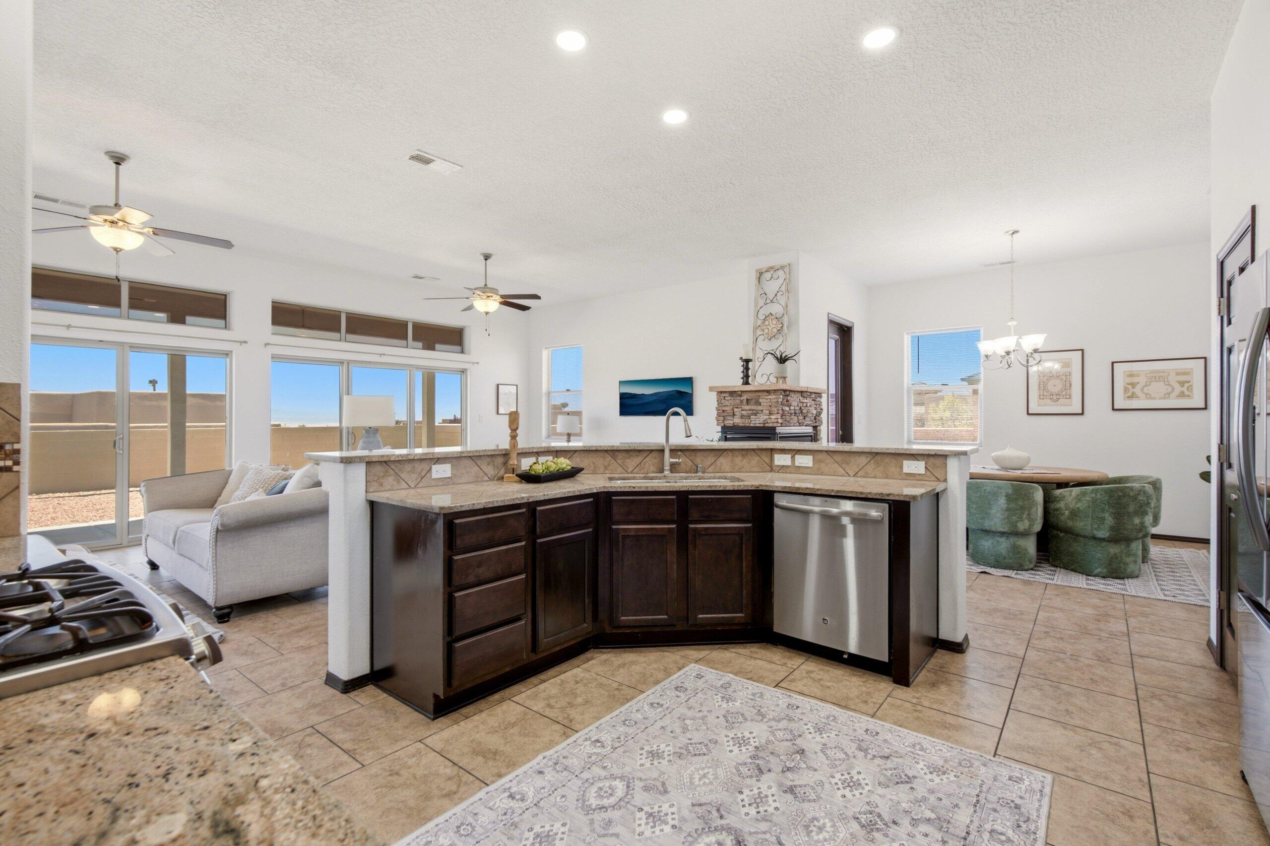 Photo 2 — 6102 Pecos Trail Drive NE