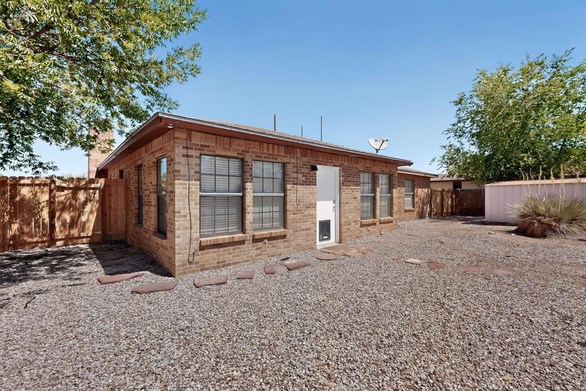 Photo 12 — 910 Crenshaw Court