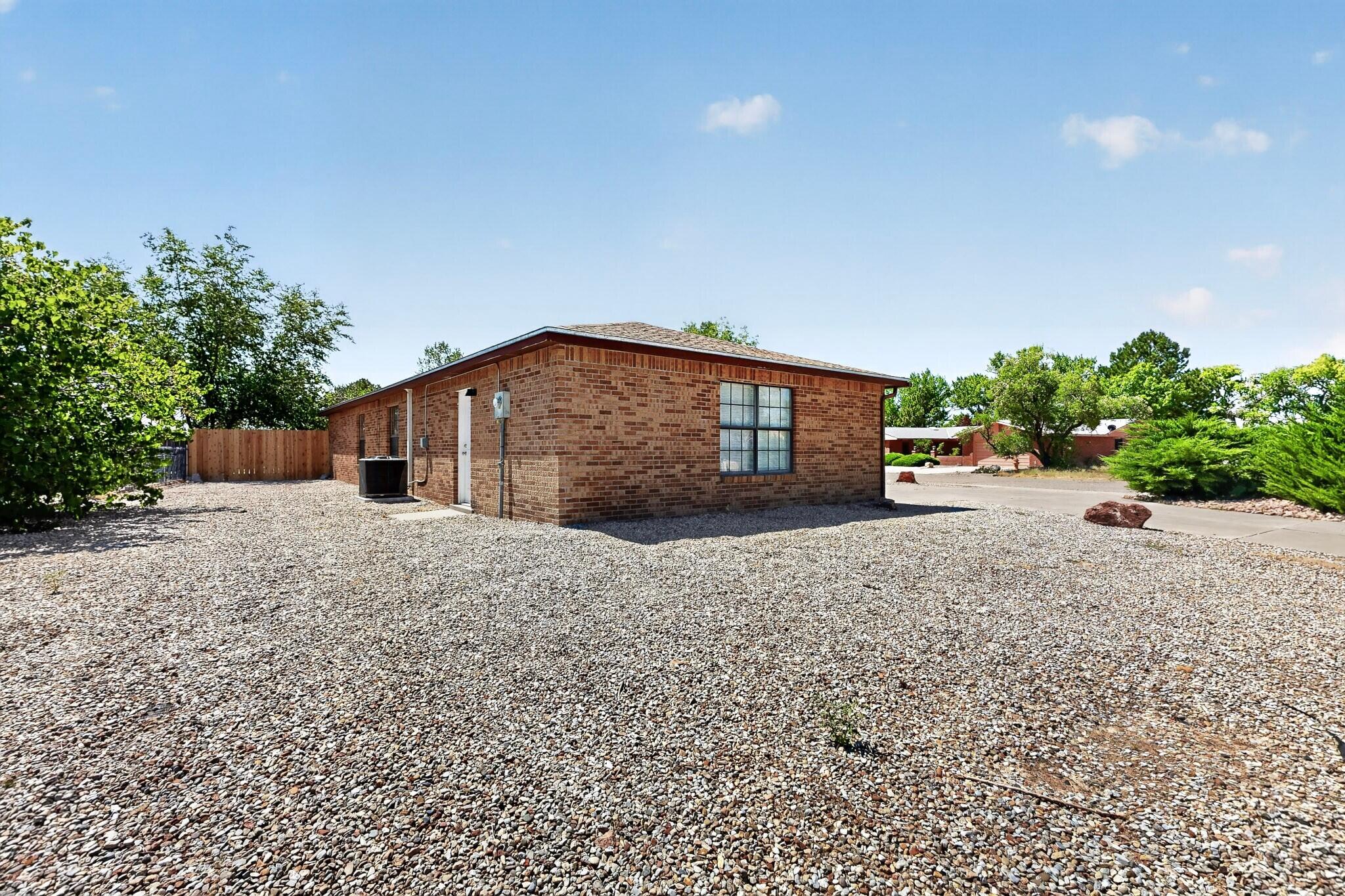 Photo 14 — 910 Crenshaw Court