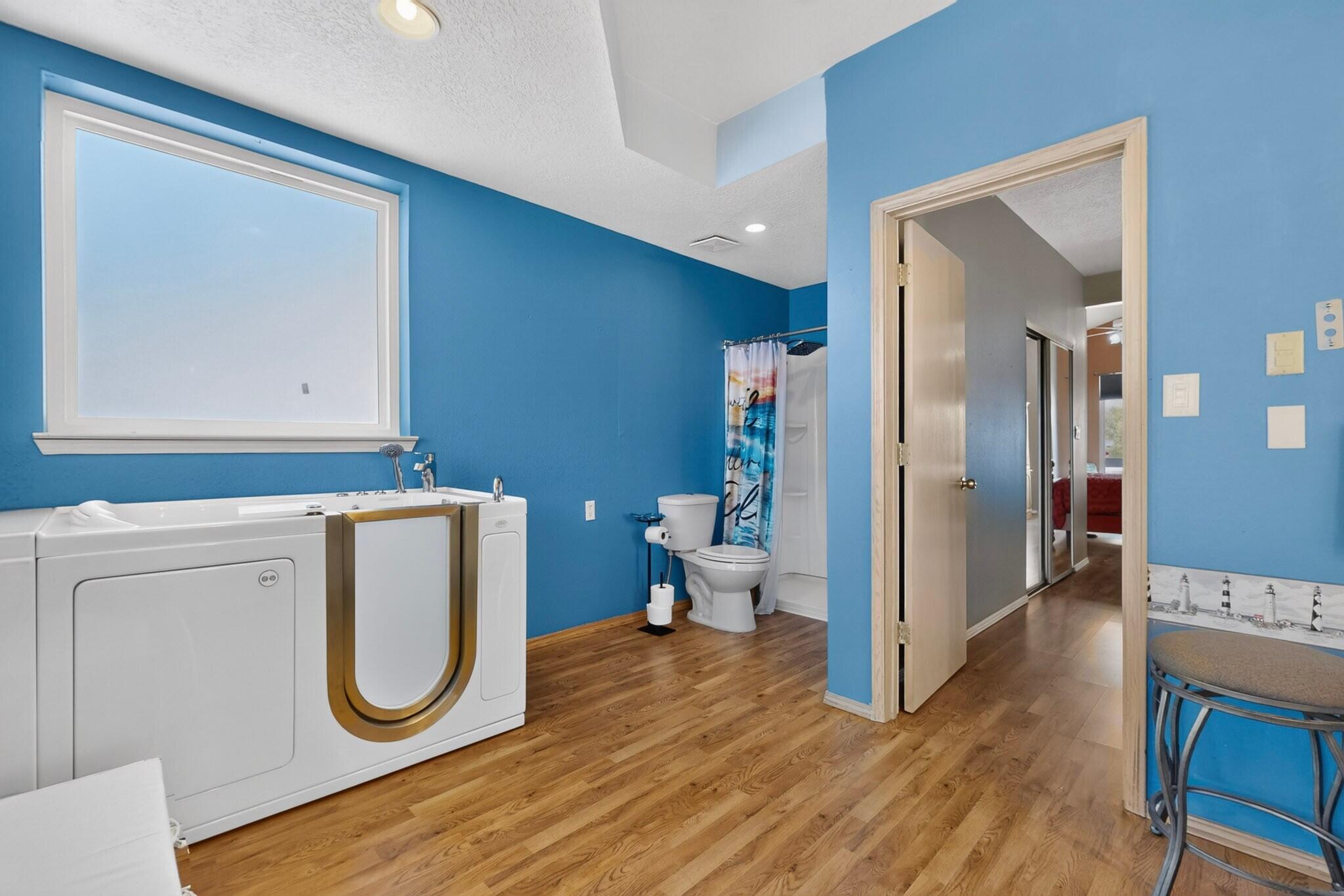 Photo 8 — 4221 Saddlewood Trail SE