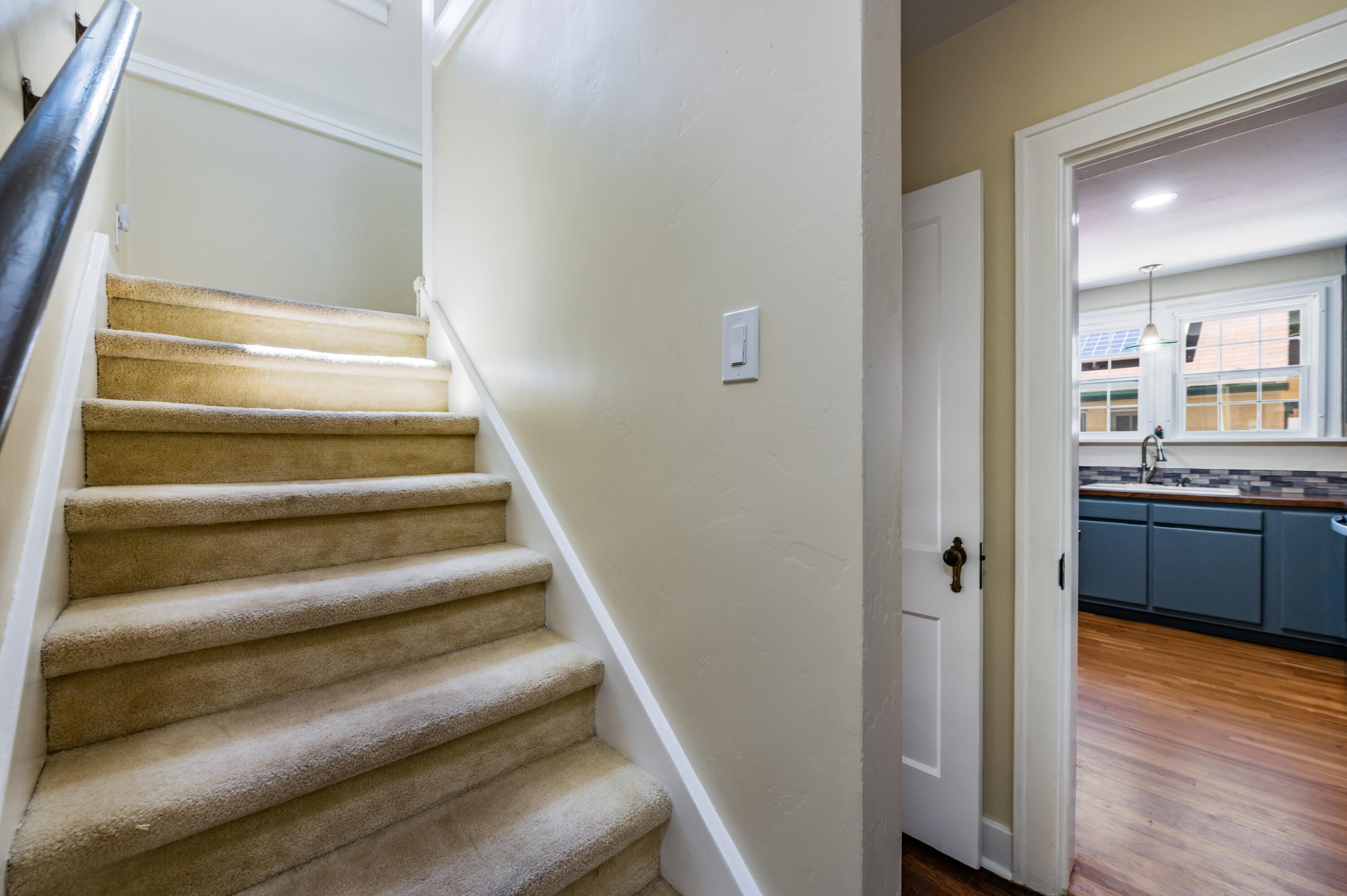 Photo 2 — 1309 Ridgecrest Drive SE