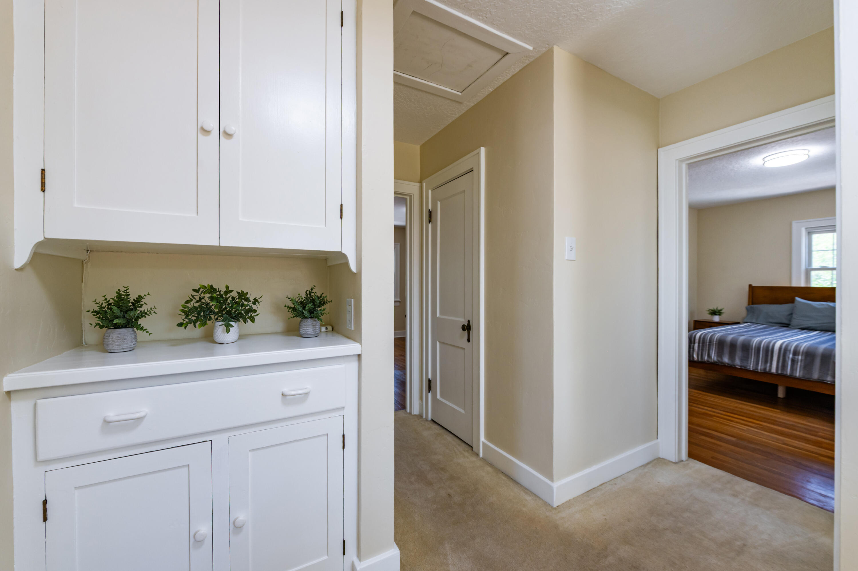 Photo 3 — 1309 Ridgecrest Drive SE