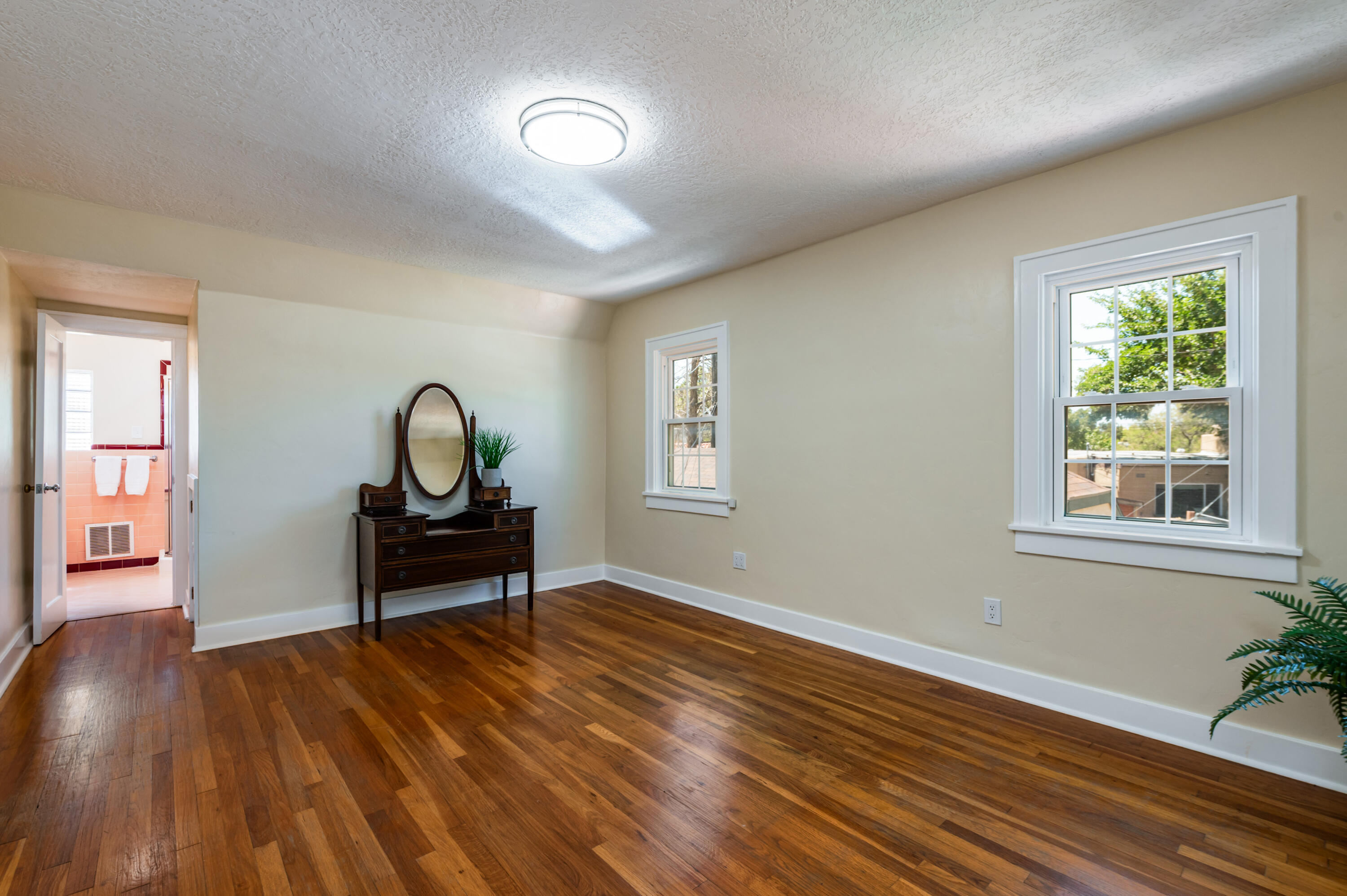Photo 5 — 1309 Ridgecrest Drive SE