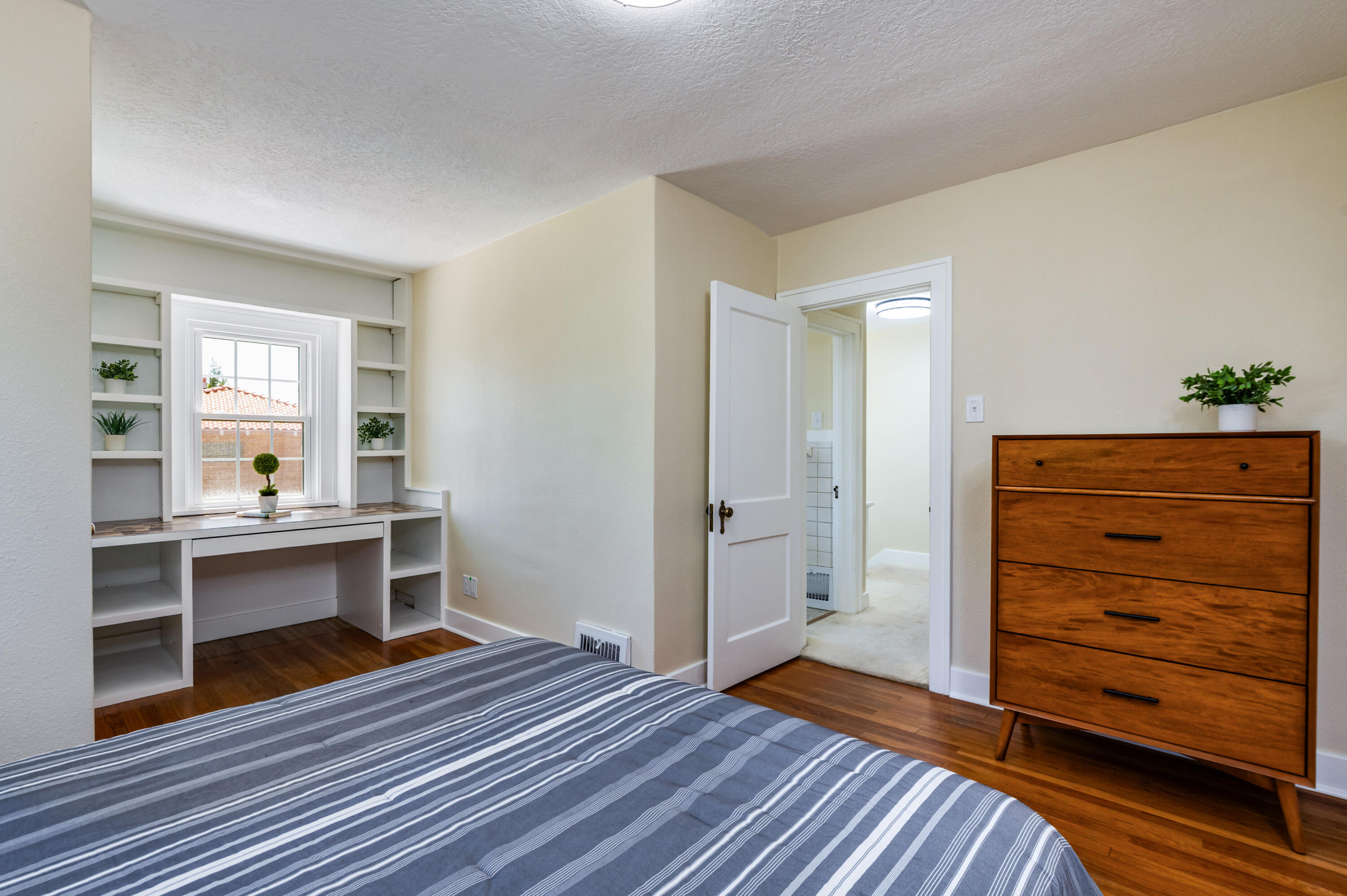 Photo 10 — 1309 Ridgecrest Drive SE