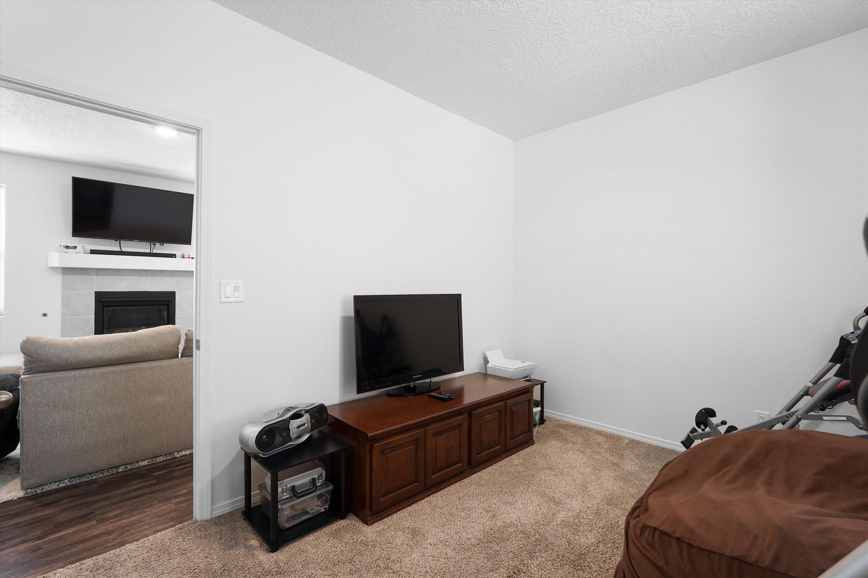 Photo 15 — 6291 Gannett Drive NE