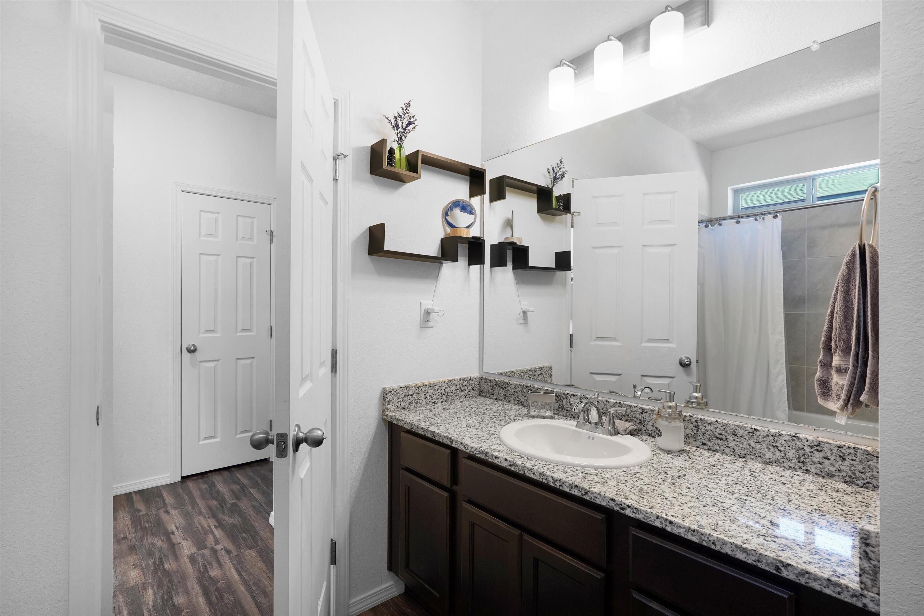Photo 17 — 6291 Gannett Drive NE