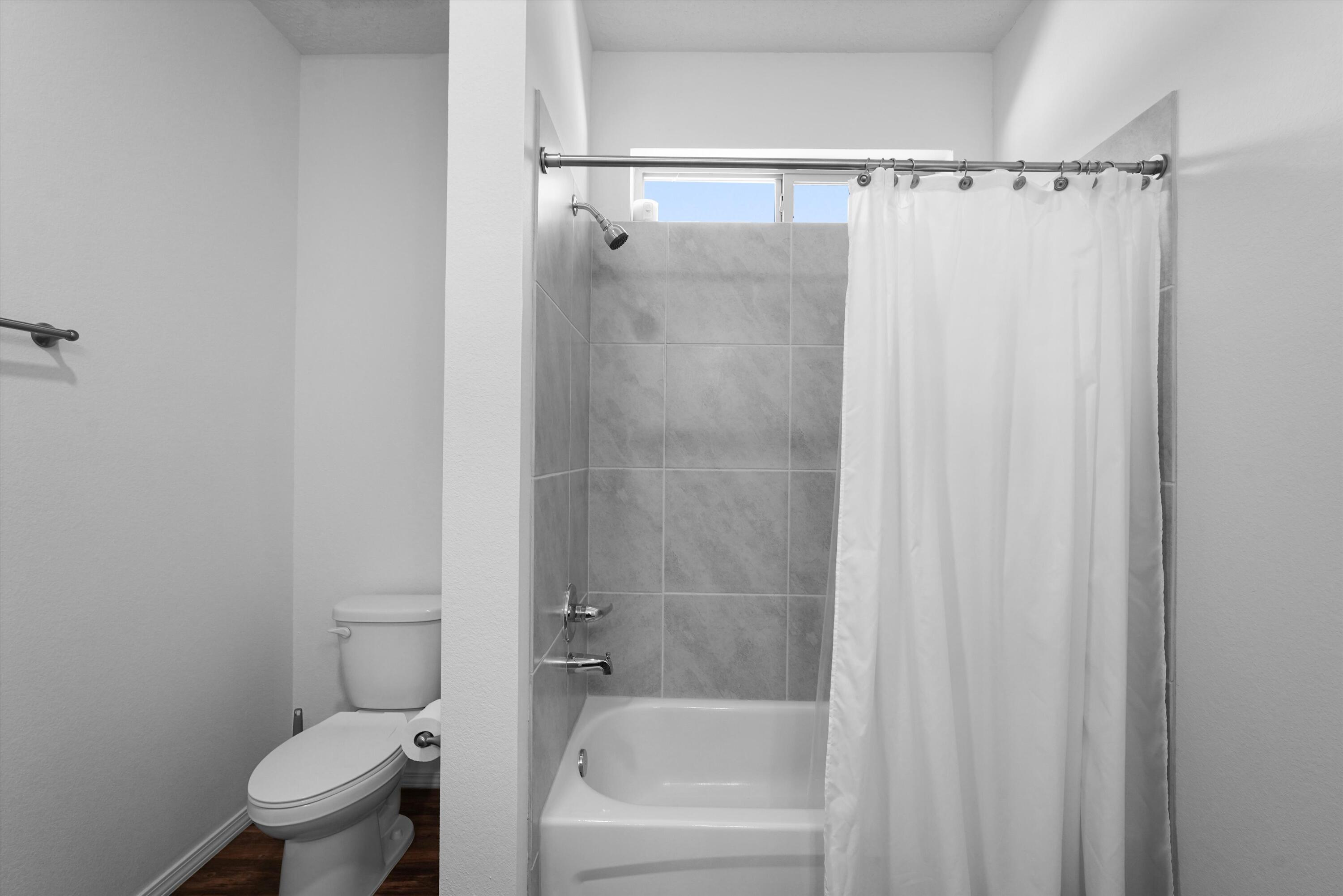 Photo 18 — 6291 Gannett Drive NE
