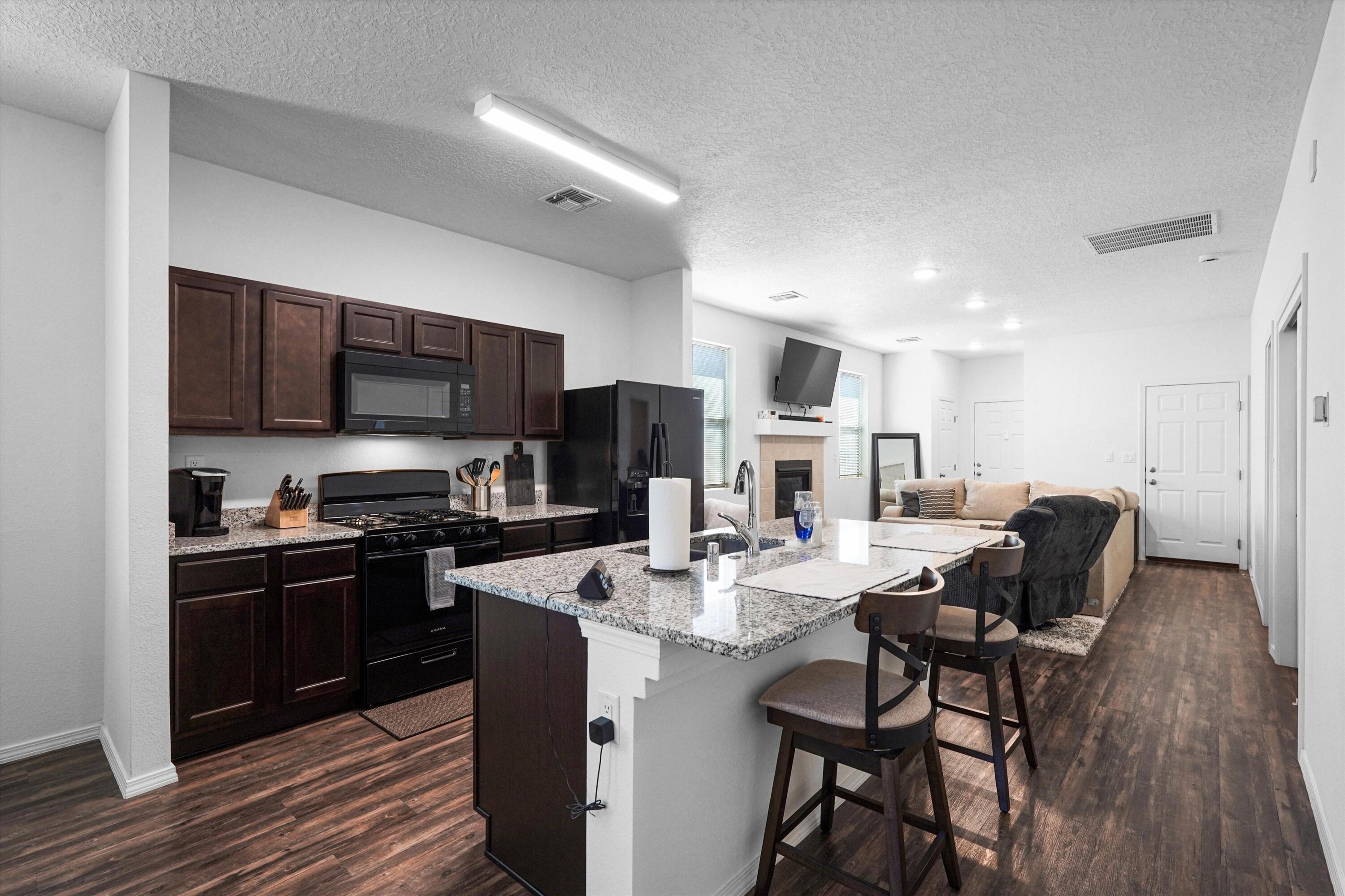 Photo 9 — 6291 Gannett Drive NE