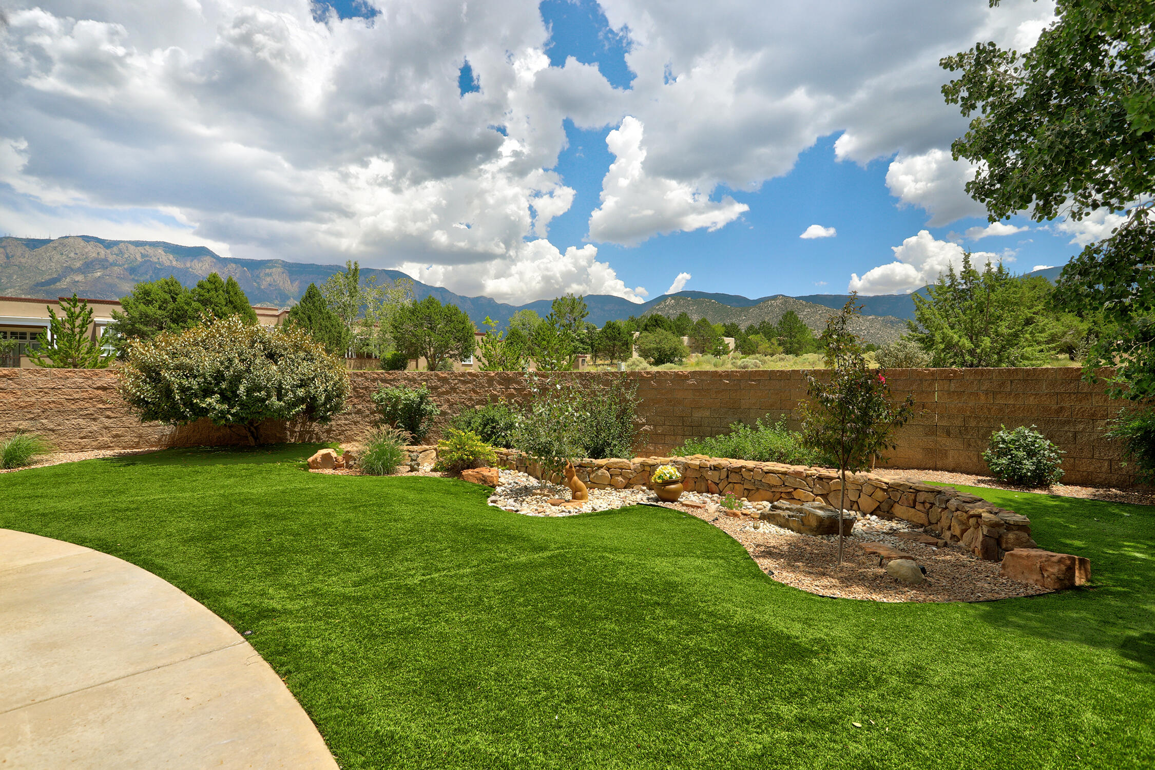 Photo 13 — 13407 Desert Zinnia Court NE