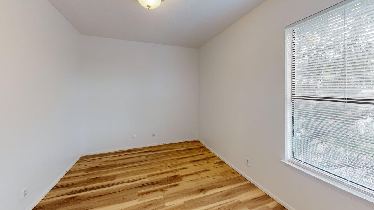 Photo 17 — 2810 Vail Avenue SE