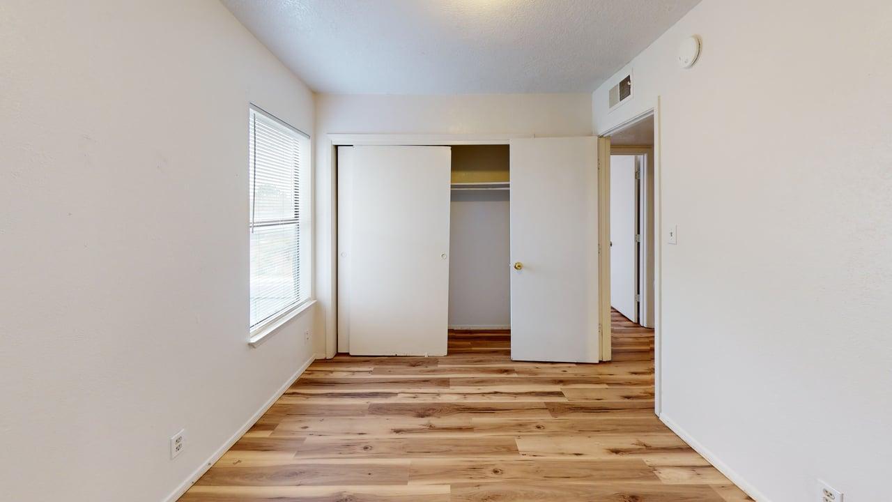Photo 16 — 2810 Vail Avenue SE