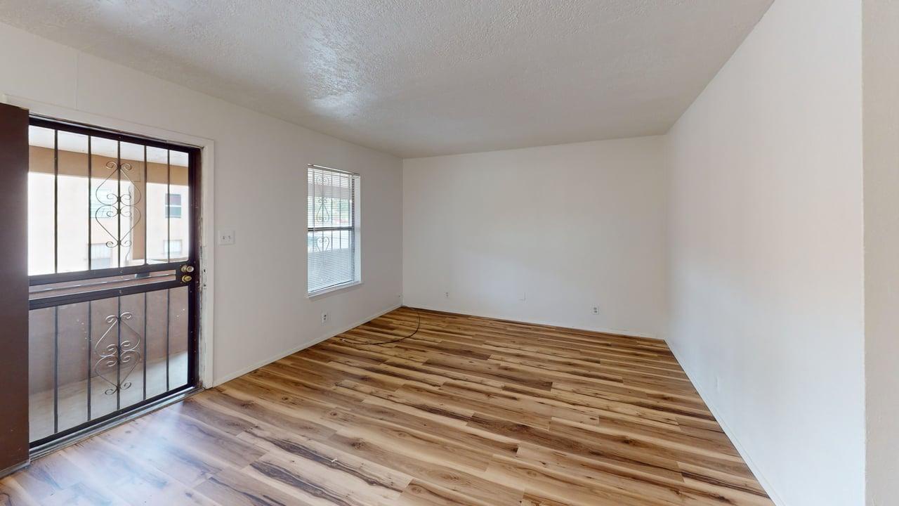Photo 11 — 2810 Vail Avenue SE