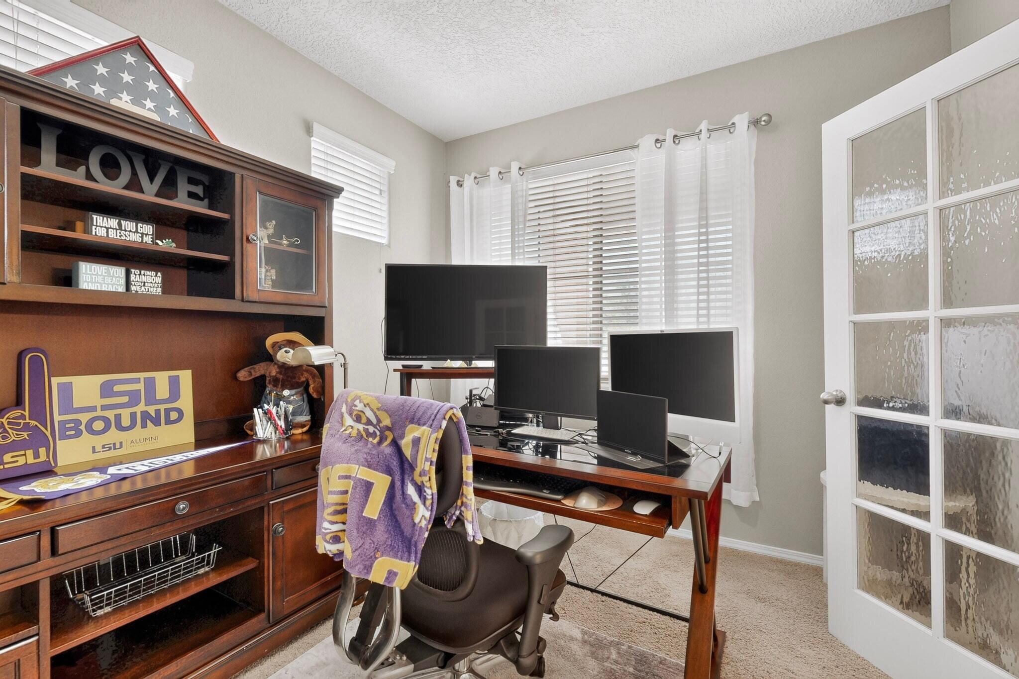 Photo 20 — 1704 Roble Drive SE