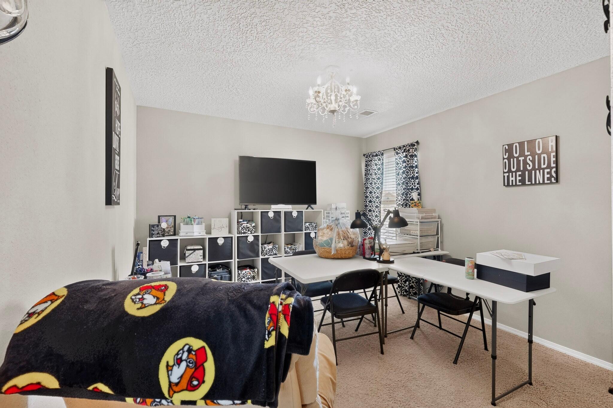 Photo 18 — 1704 Roble Drive SE