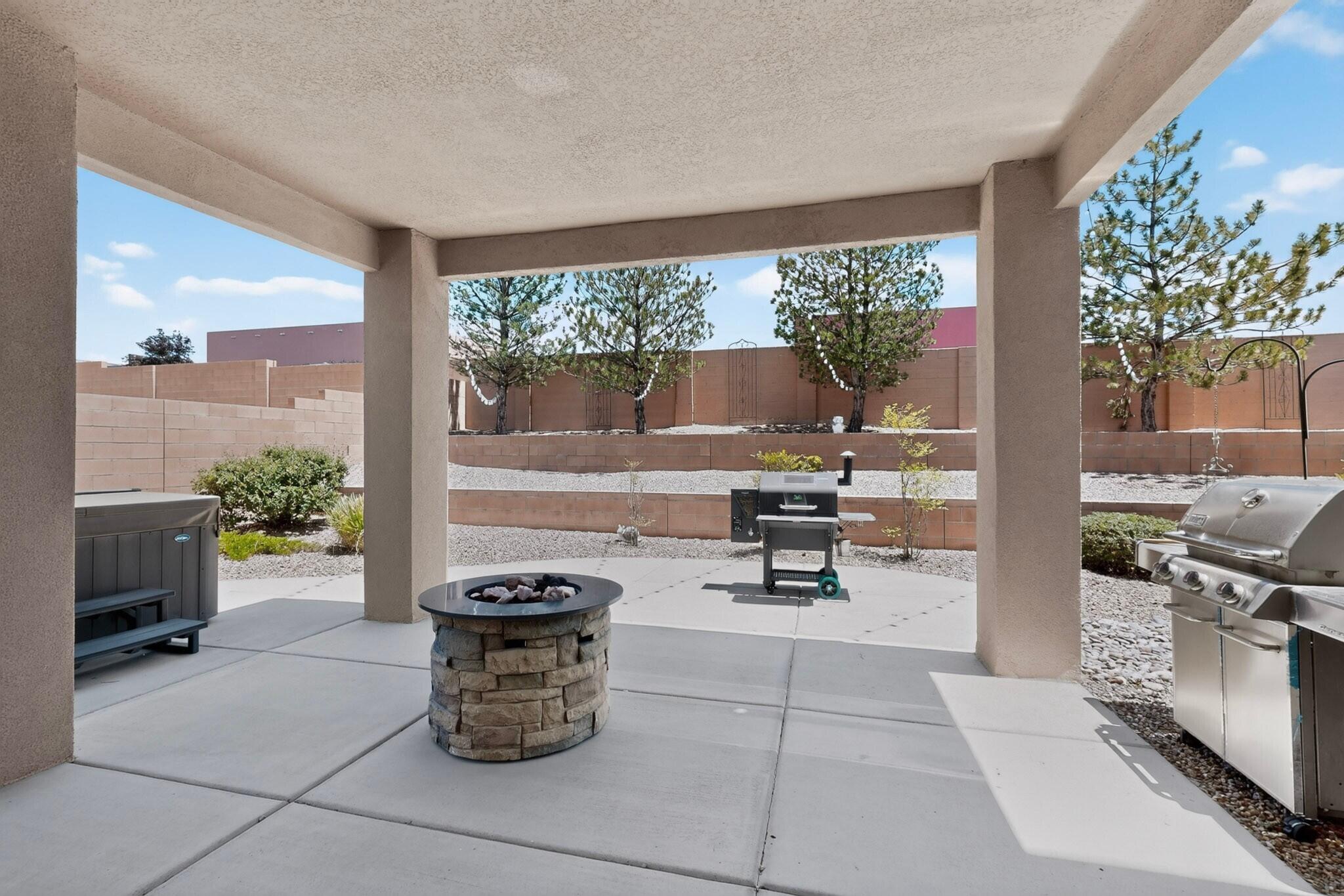 Photo 16 — 1704 Roble Drive SE