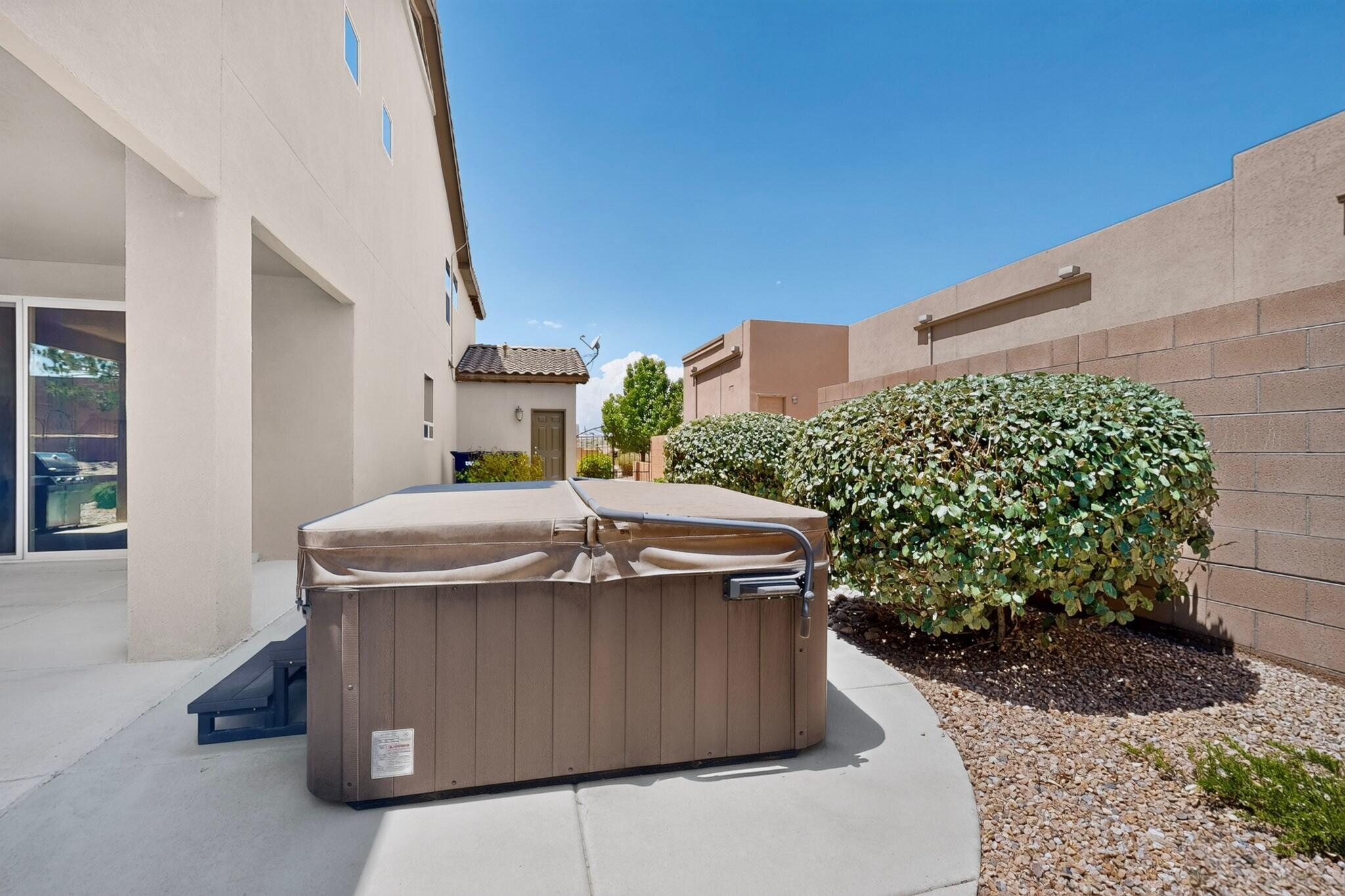 Photo 14 — 1704 Roble Drive SE
