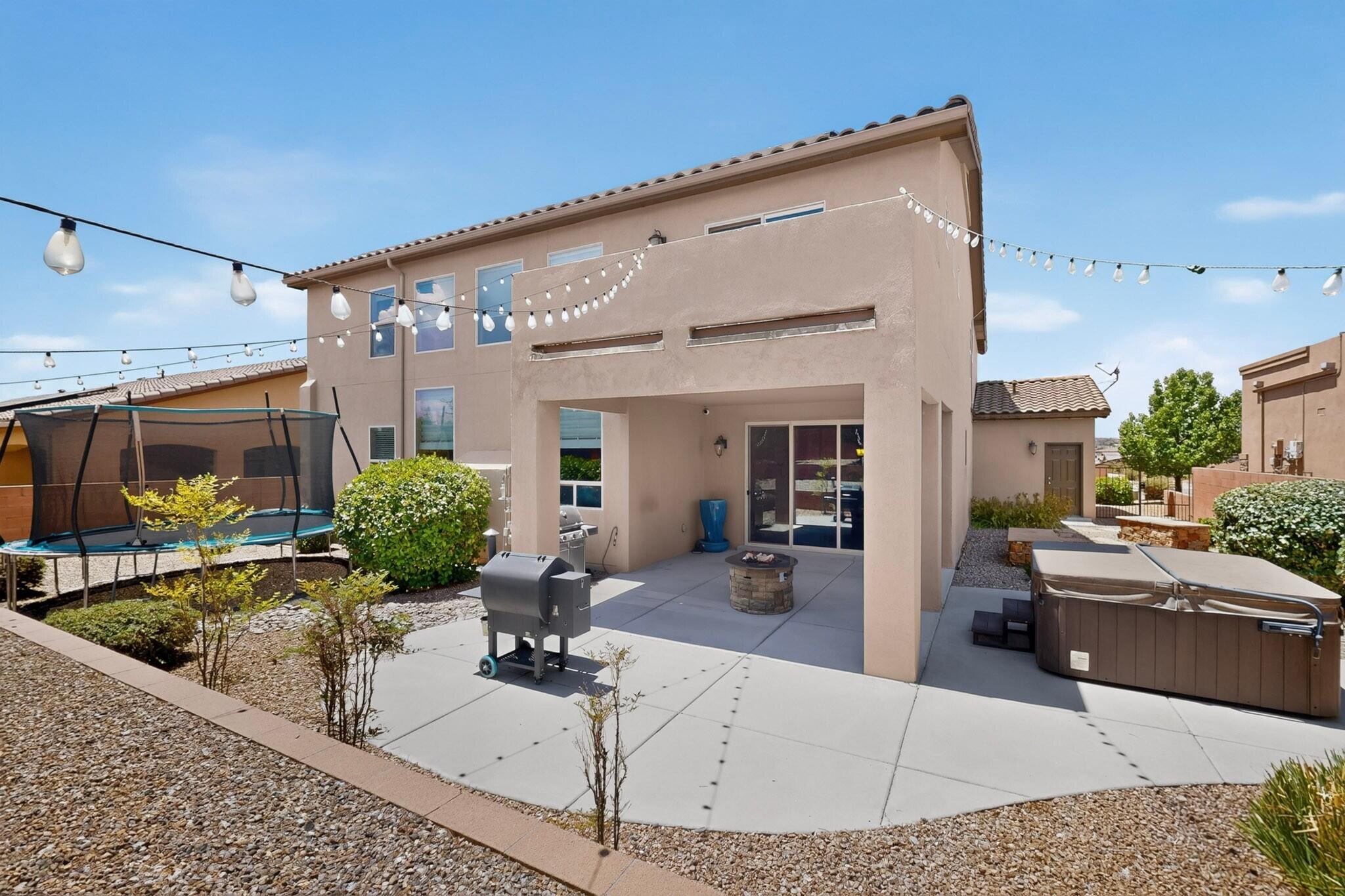 Photo 12 — 1704 Roble Drive SE