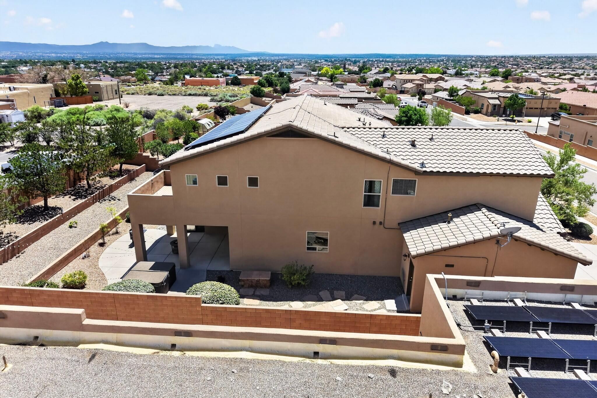 Photo 6 — 1704 Roble Drive SE