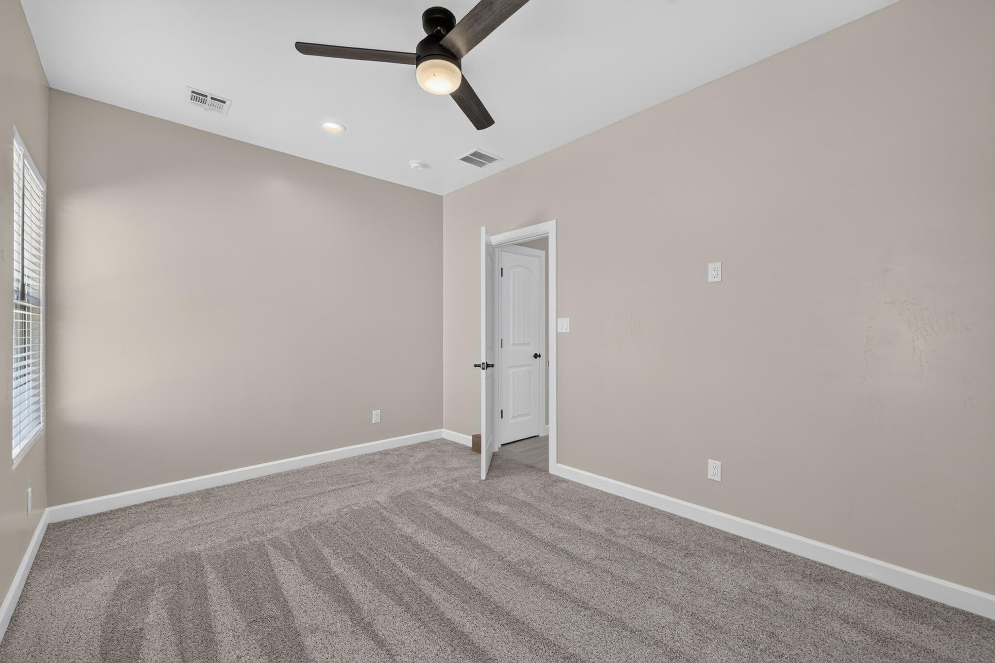 Photo 9 — 1231 15th Street SE